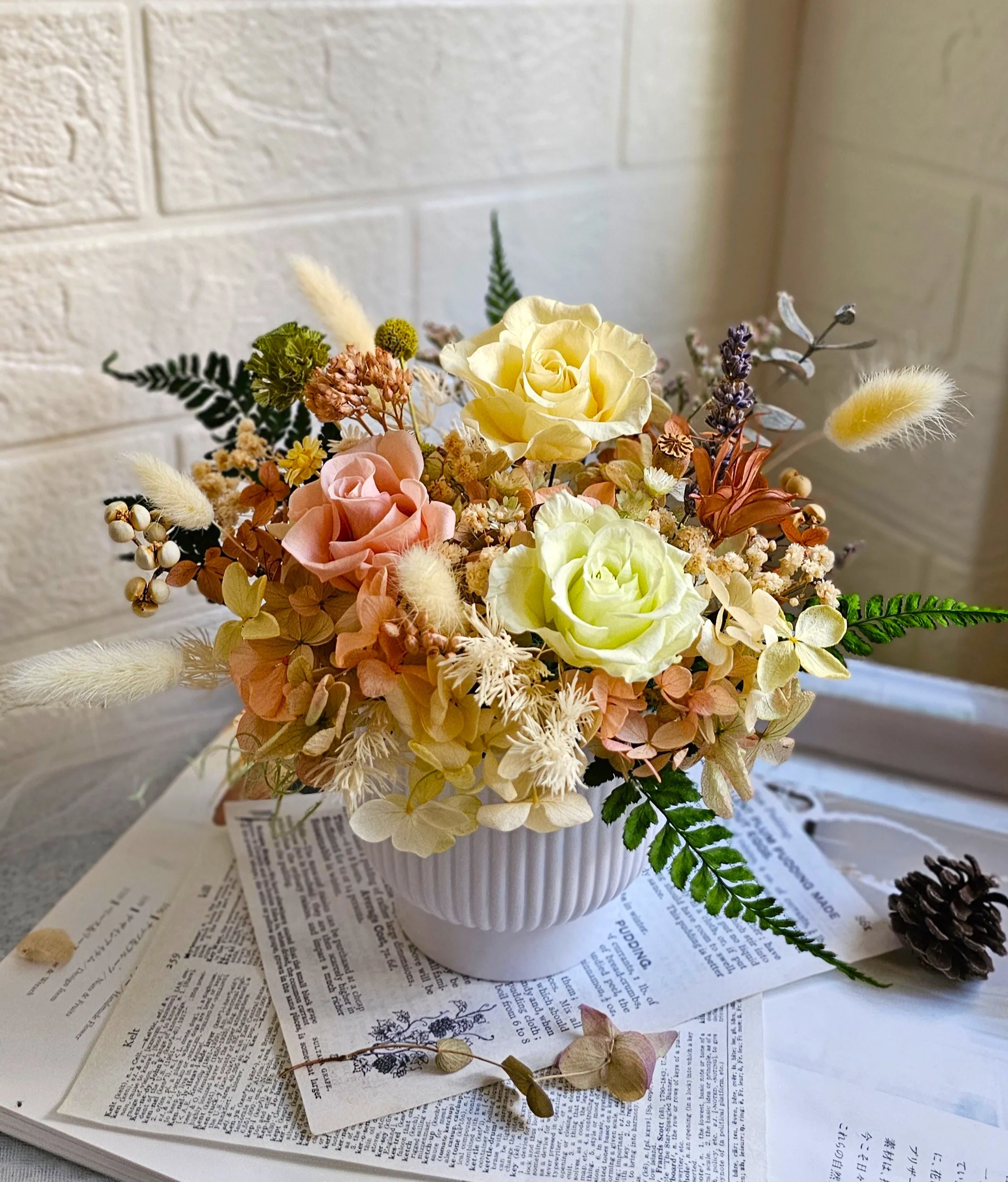 晨曦暖黃-永生花桌