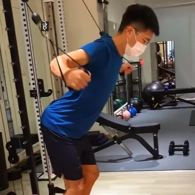 練胸，cable夾胸，不分男女必練好動作，對於容易肩頸酸痛的久坐族，能有效伸展肩胛骨以及控制能力，如