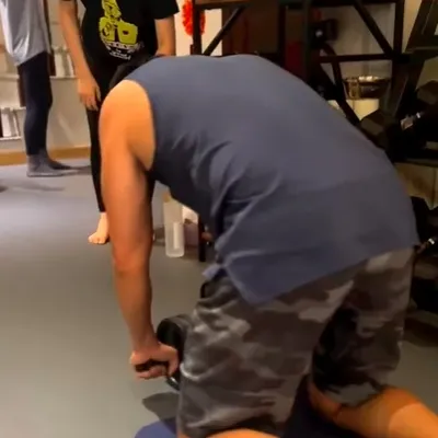 滾輪核心訓練，居家健身好動作