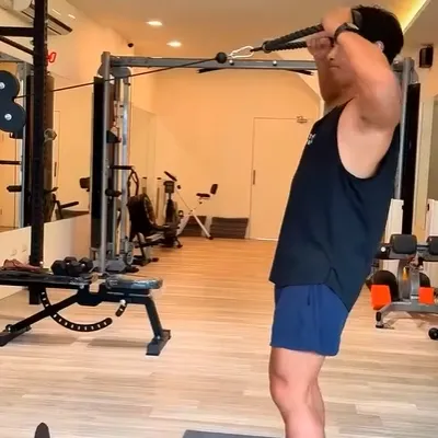 圓肩駝背矯正訓練，想改善就練起來記得分享起來