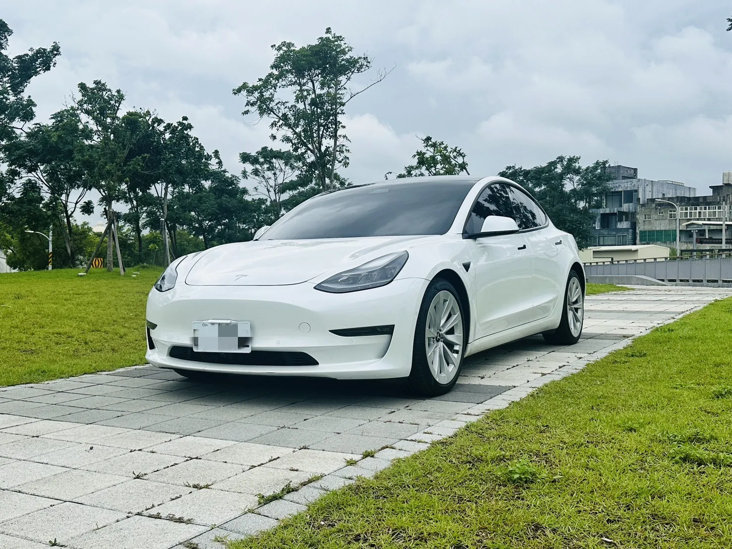 嫁妝滿滿 誠意也滿滿 2021 MODEL 3 LR 里程7萬