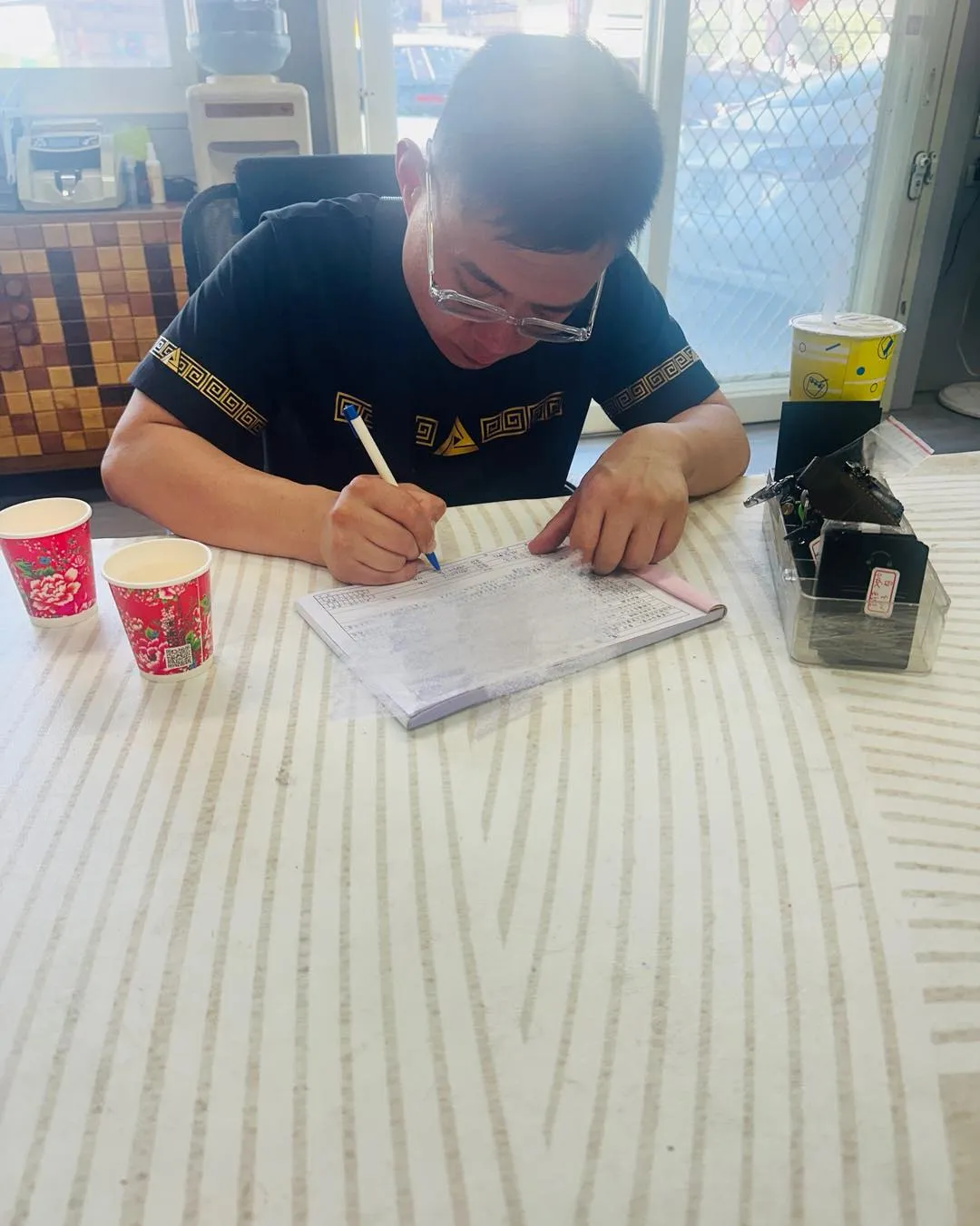 大哥說打開特斯拉社團 怎麼刷都是我們家的業務｜電動車買賣｜桃園電動車買賣