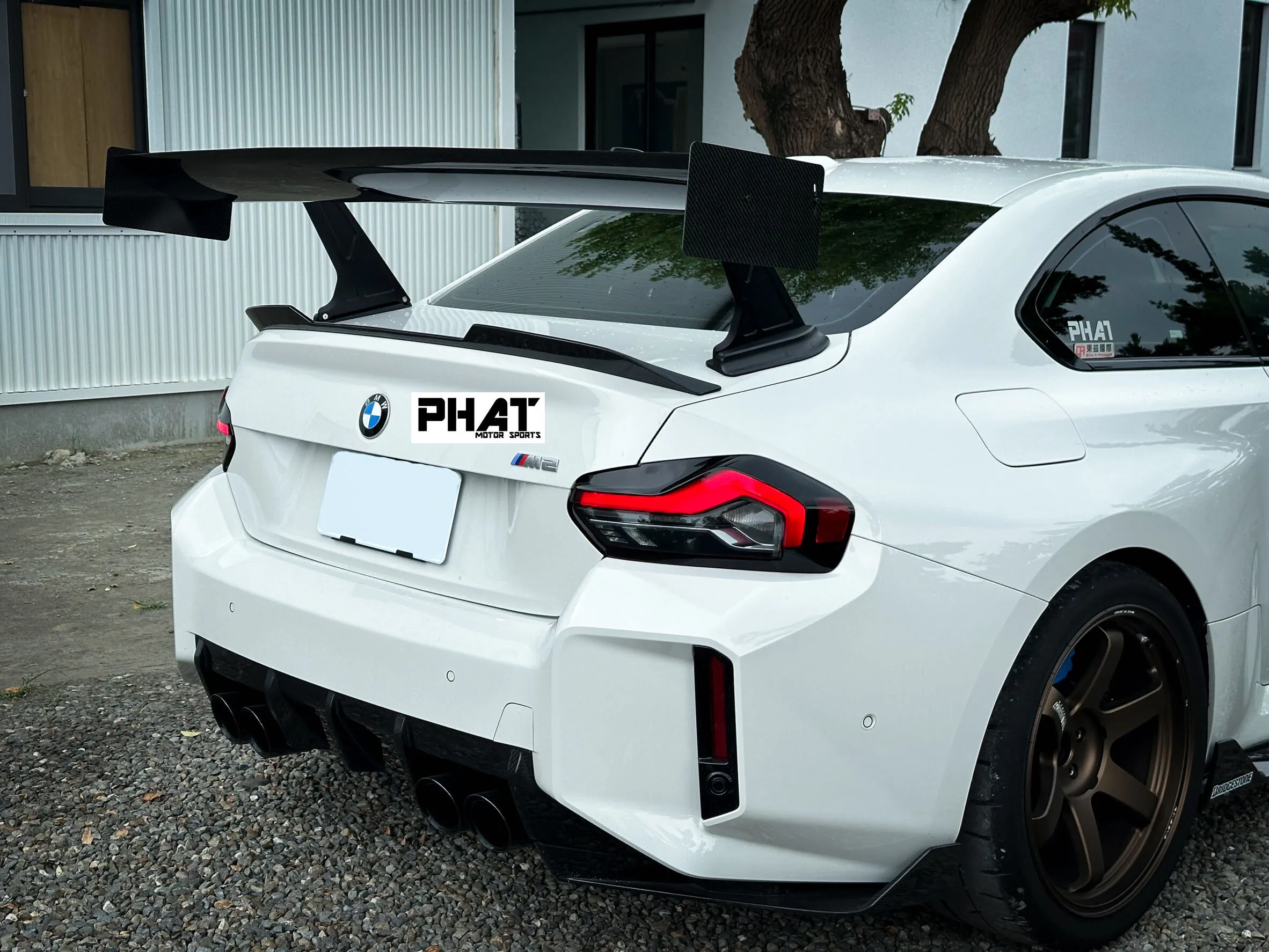 Veus Engineering Swan Neck天鵝頸碳纖維大尾翼 BMW G87 M2