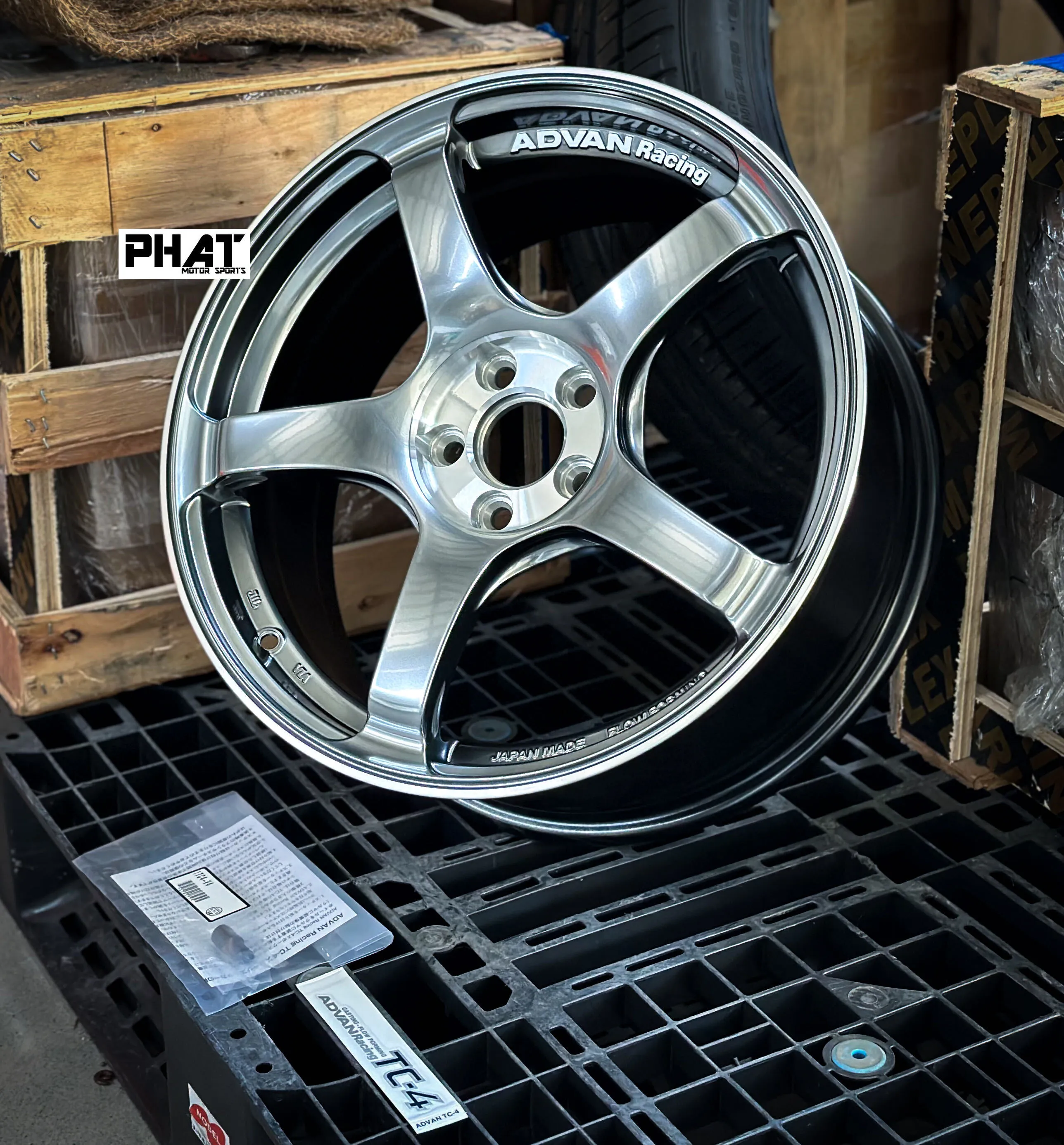 ADVAN Racing TC-4 SE Special Edition Racing  Hyper Black & Hdiamond Cut