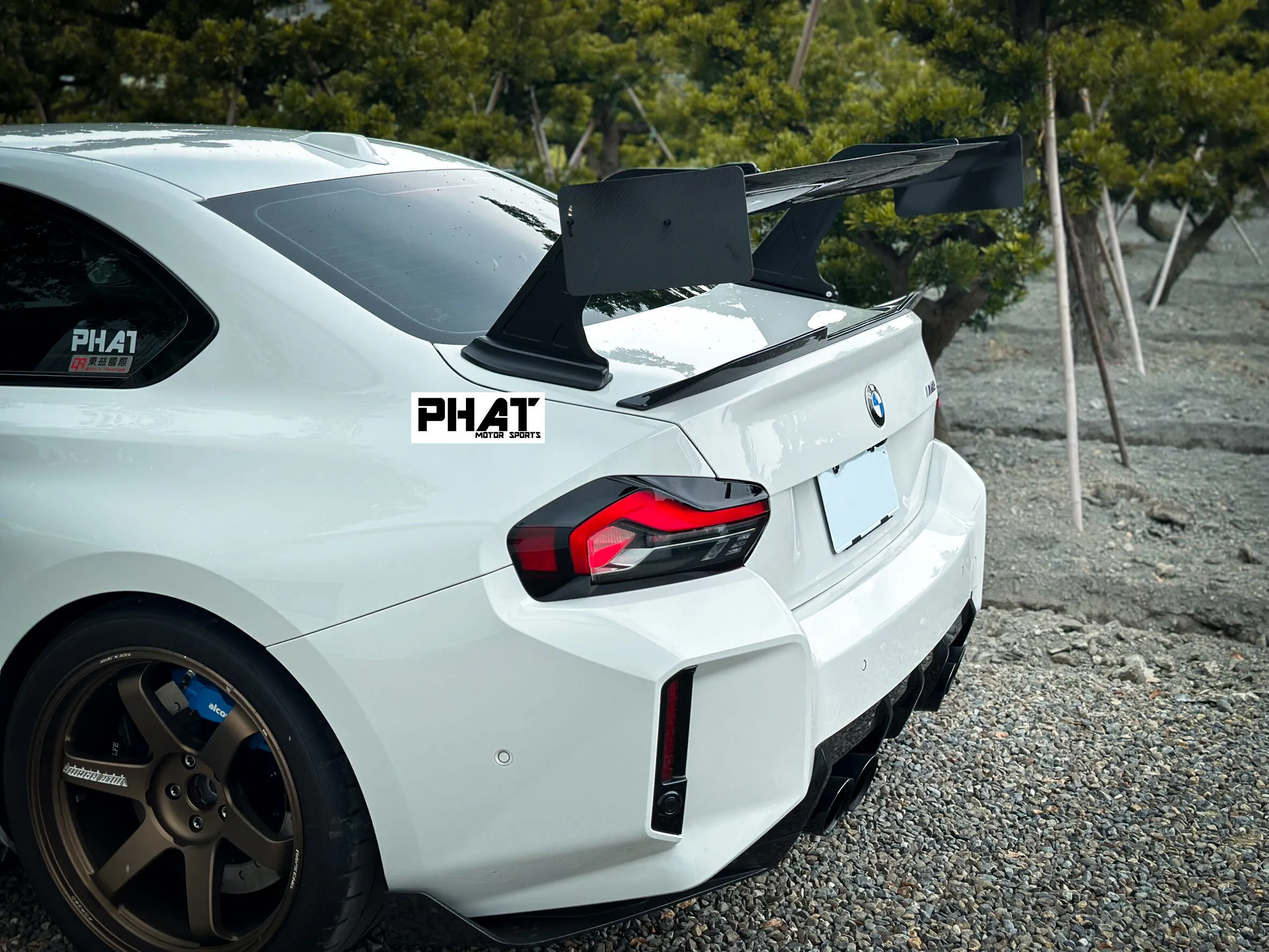 Veus Engineering Swan Neck天鵝頸碳纖維大尾翼 BMW G87 M2