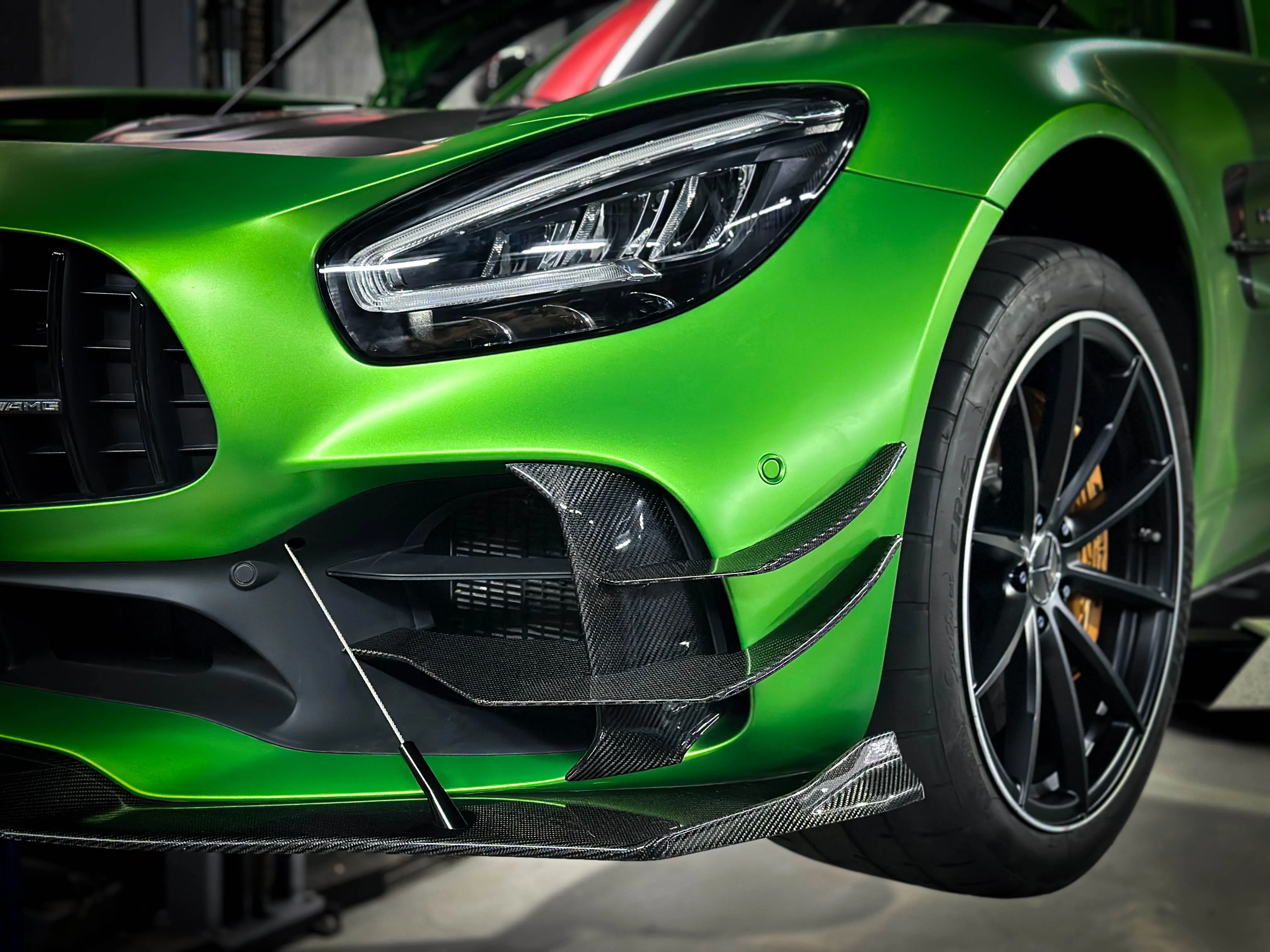 德國Tikt Performance 全碳纖維兩側風刀 Mercedes Benz AMG GT-R