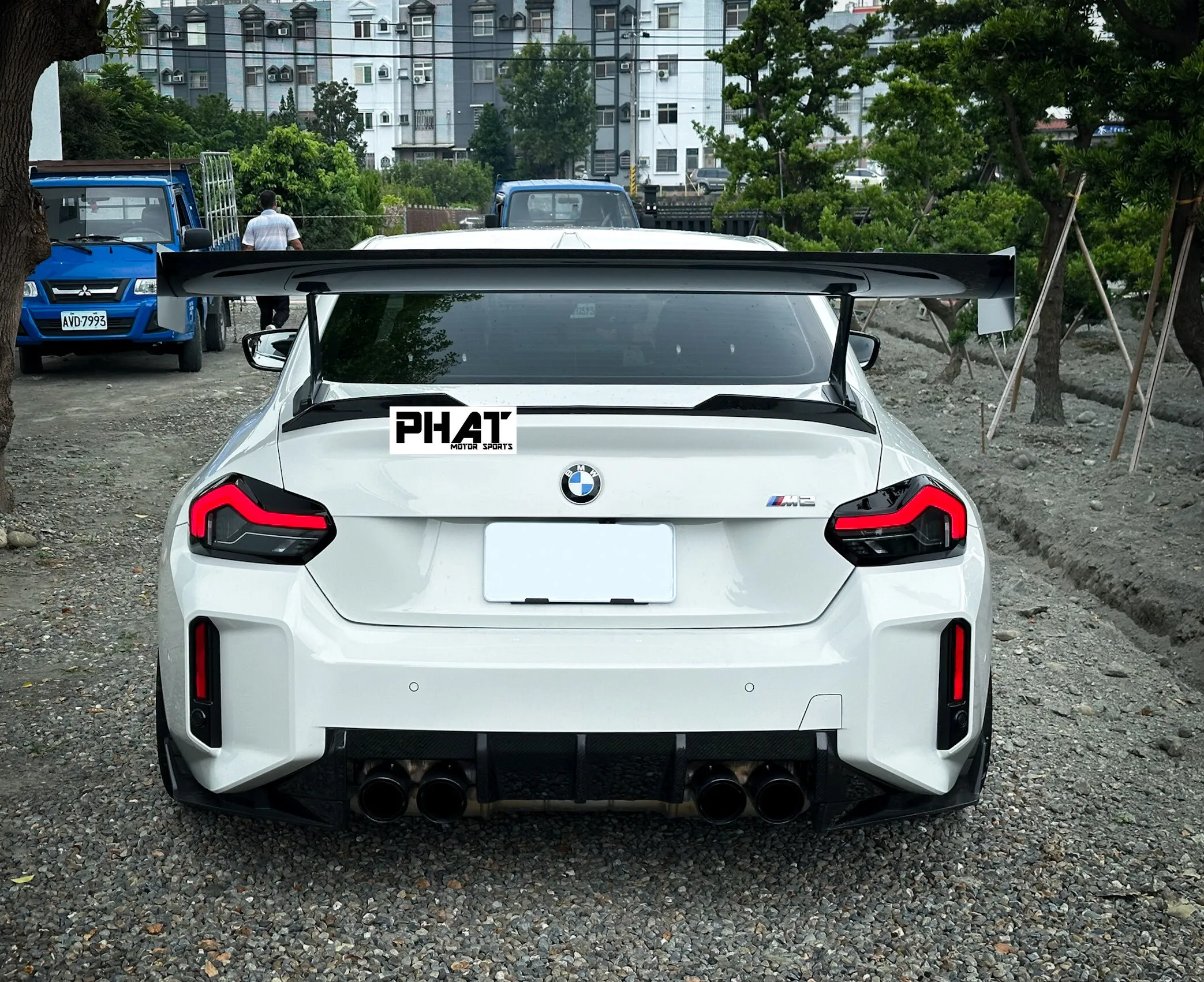 Veus Engineering Swan Neck天鵝頸碳纖維大尾翼 BMW G87 M2