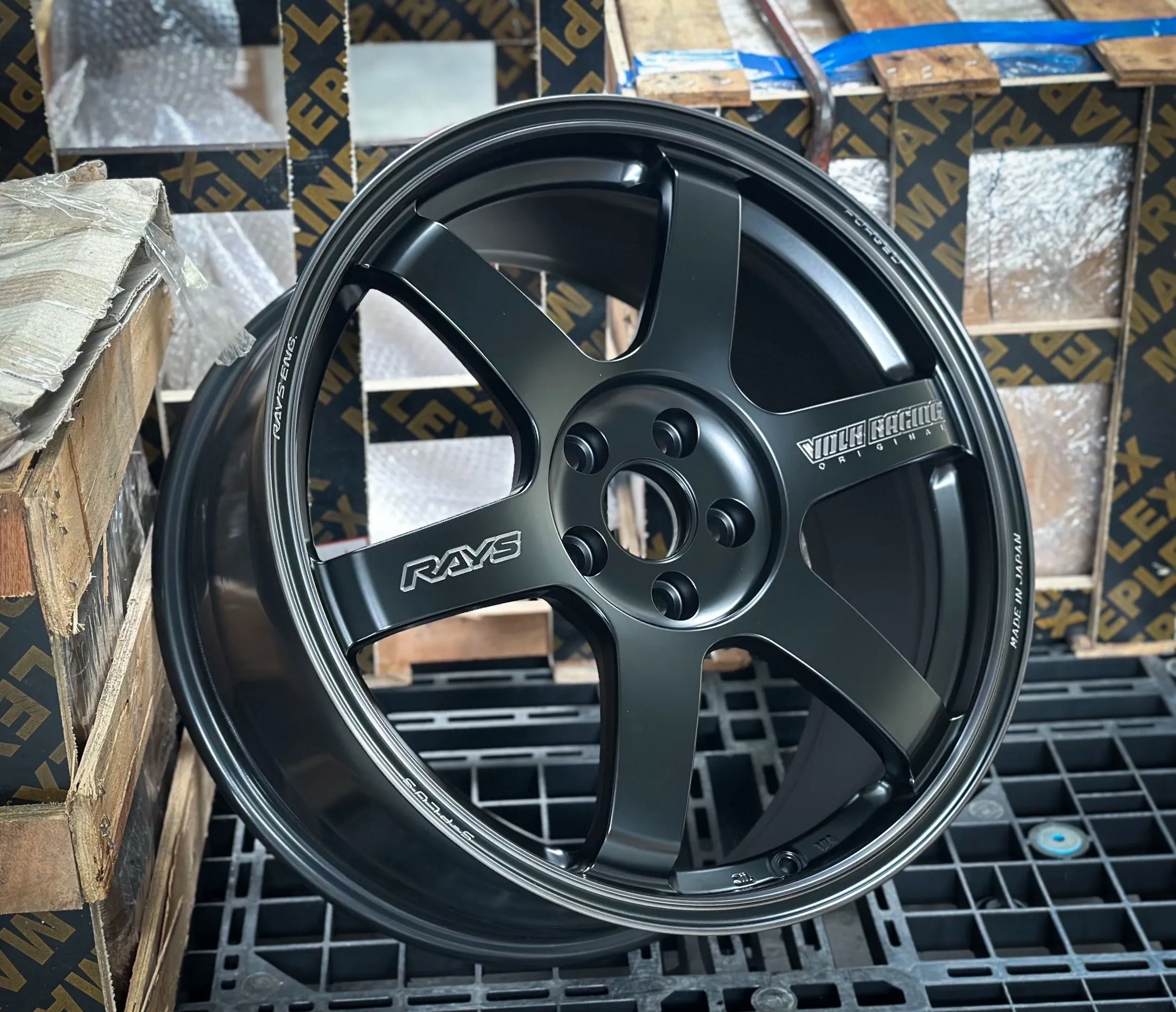 RAYS TE37 SAGA S-PLUS 19x8.5 ET45 5/112 PH色 適用:VW GOLF/GTI/R
