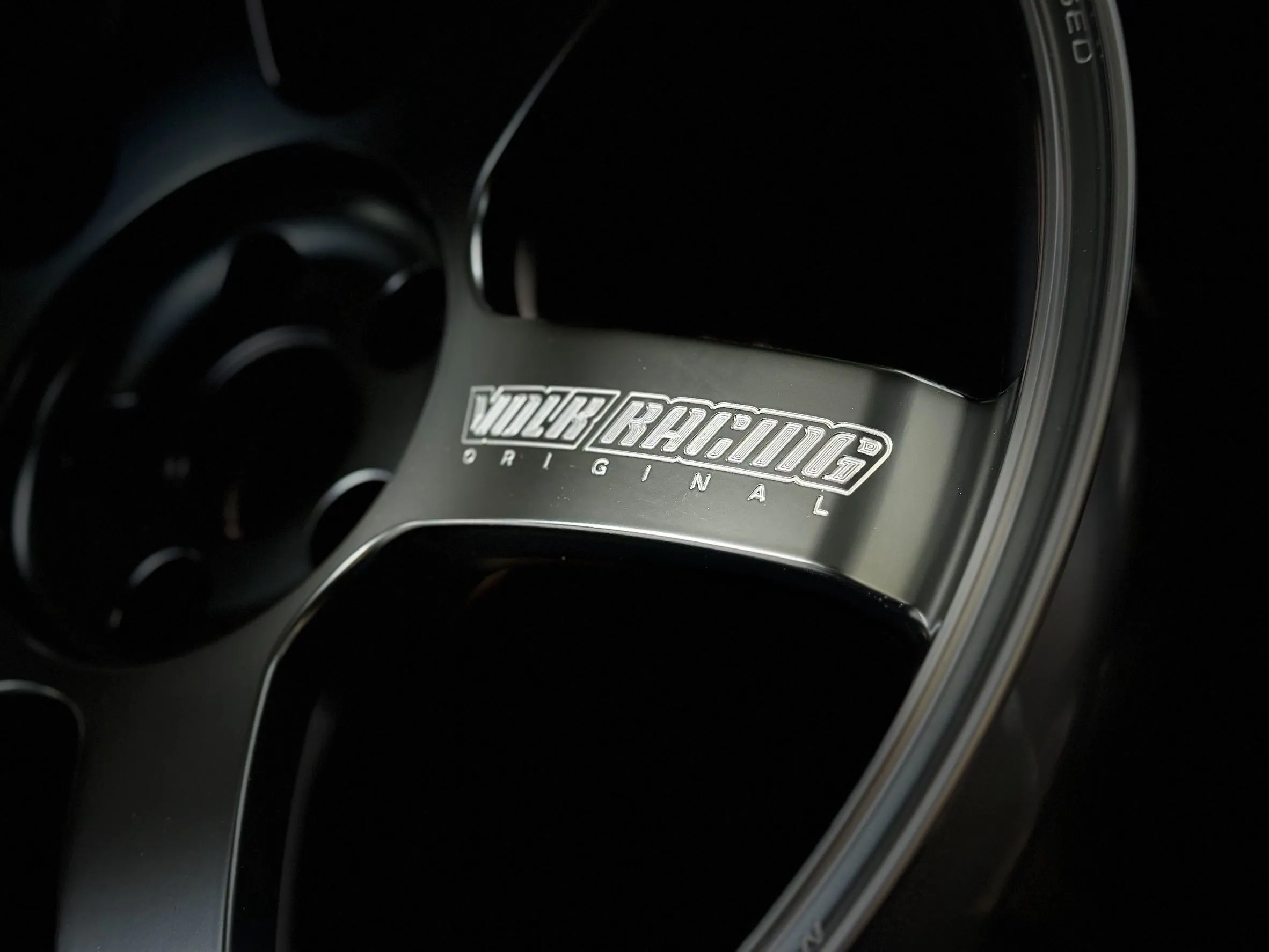 RAYS TE37 SAGA S-PLUS 19x8.5 ET45 5/112 PH色 適用:VW GOLF/GTI/R