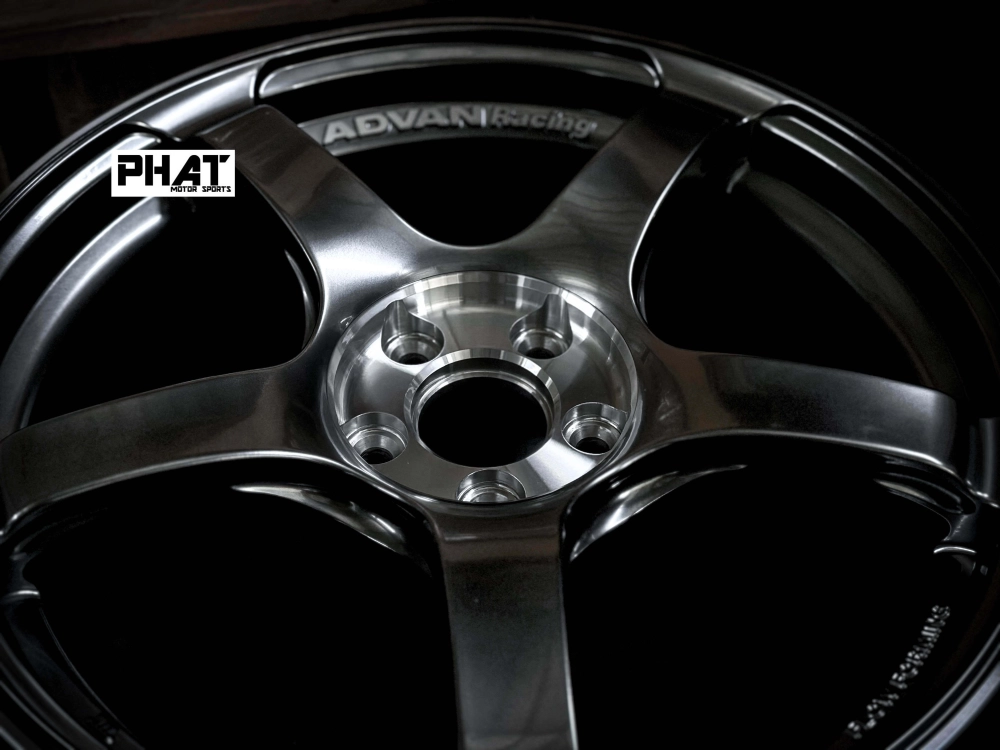 ADVAN Racing TC-4 SE Special Edition Racing  Hyper Black & Hdiamond Cut