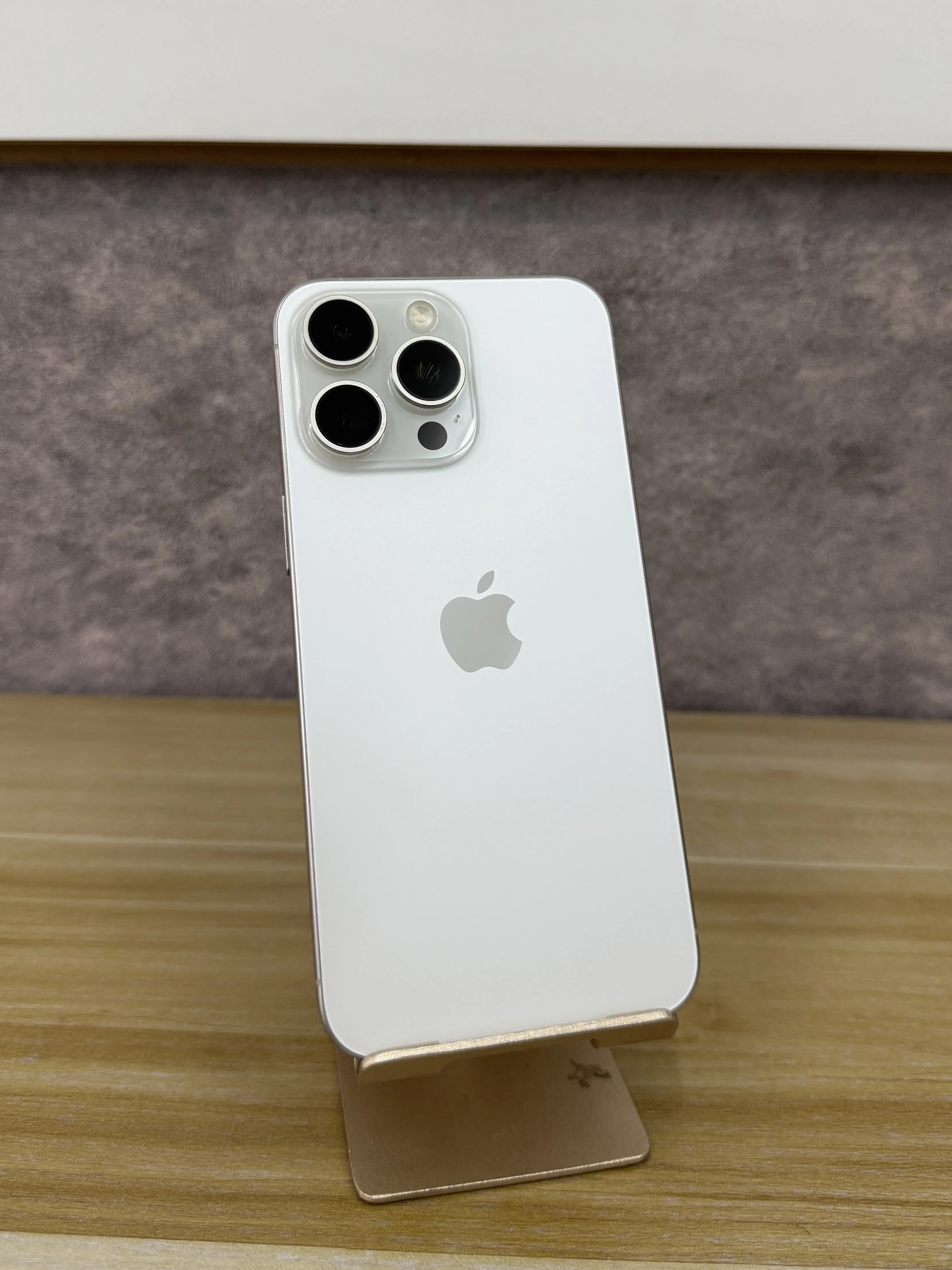  iPhone 15 Pro Max 256G【少年機通訊館嚴選二手機】