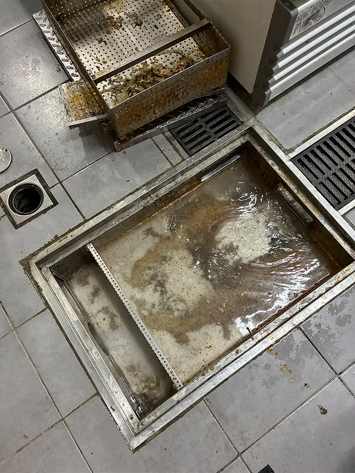 截油槽清理、疏通、油垢清除