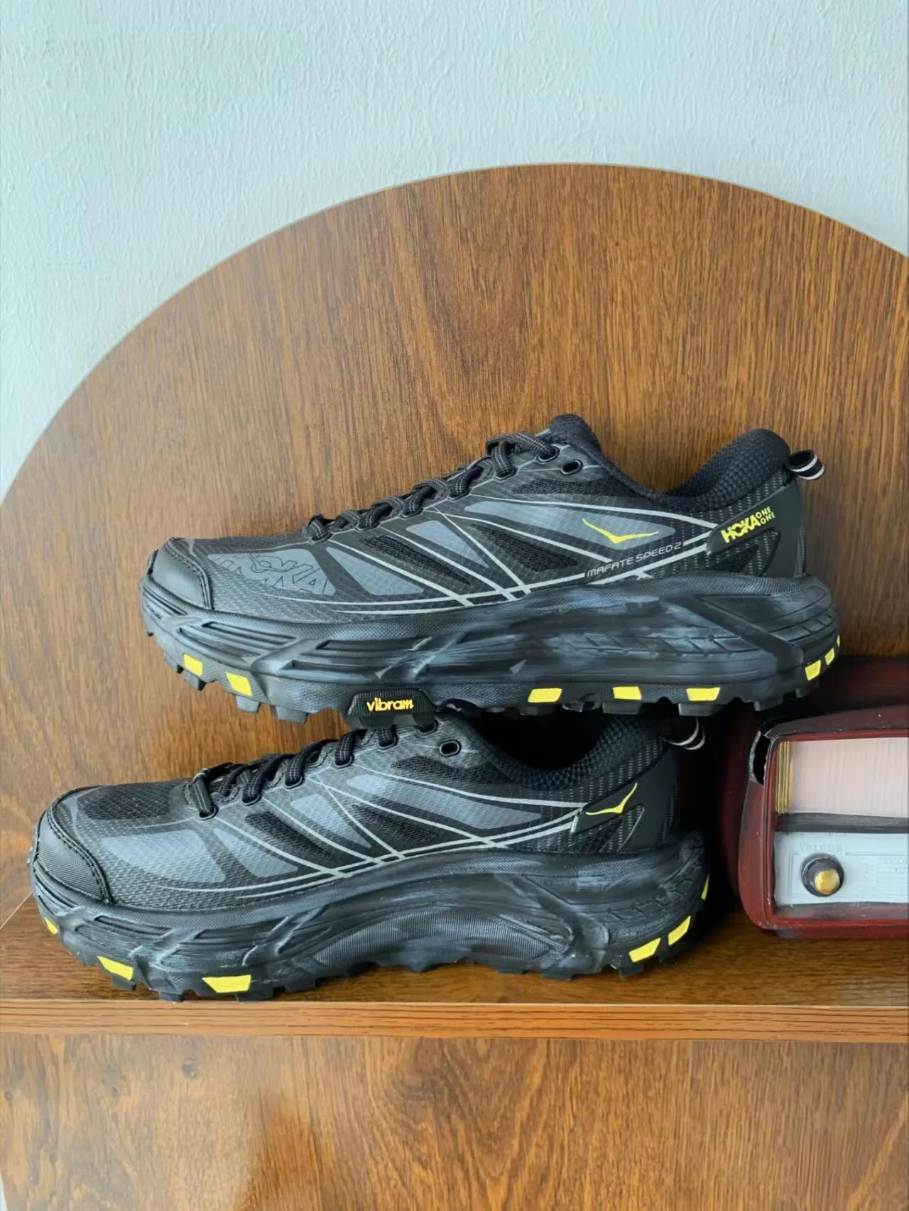 客製球鞋HOKA ONE ONE野蜂飛舞