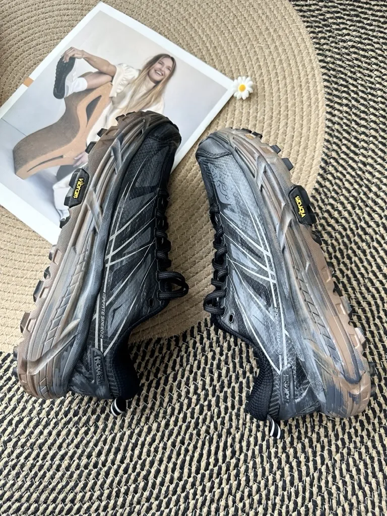 客製球鞋HOKA ONE ONE泥沼侵蝕