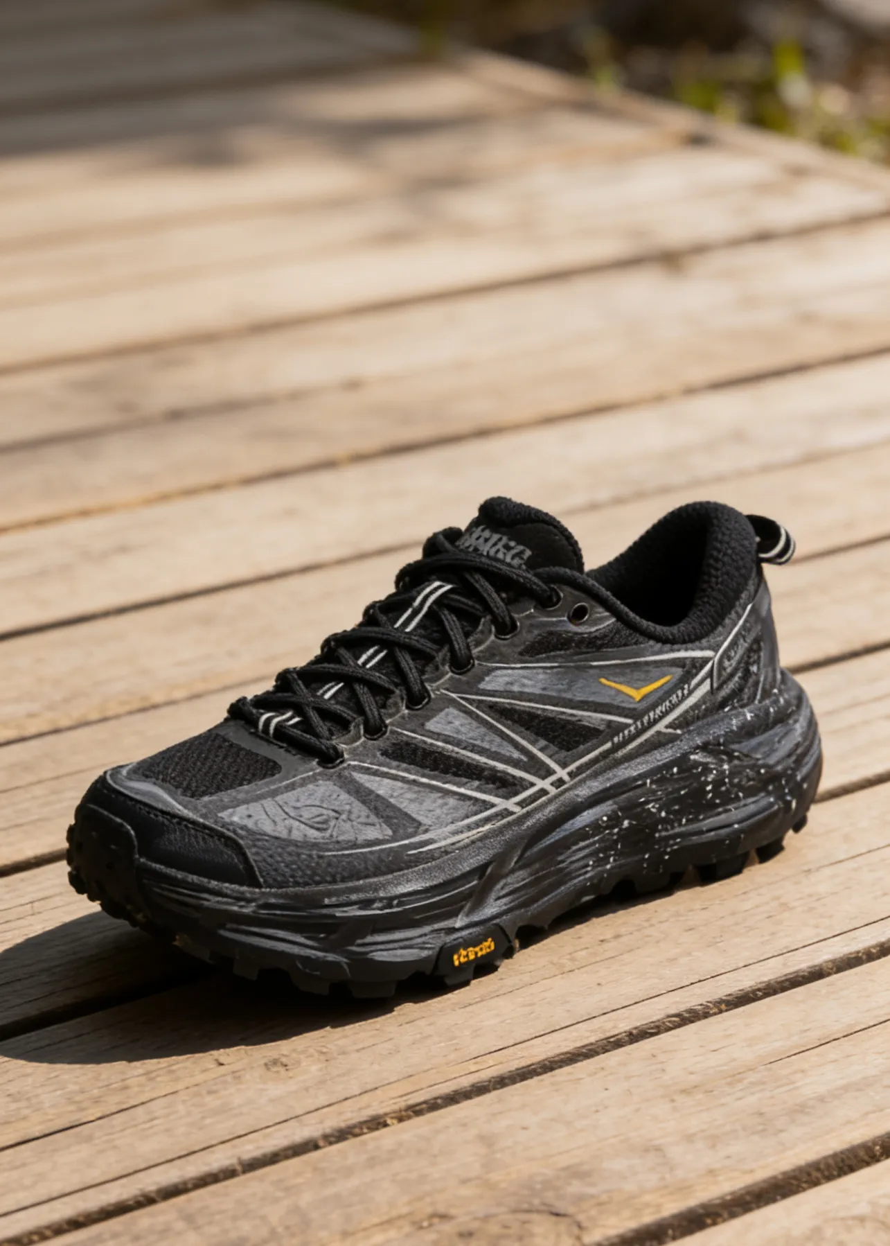 客製球鞋HOKA ONE ONE褪色廢墟