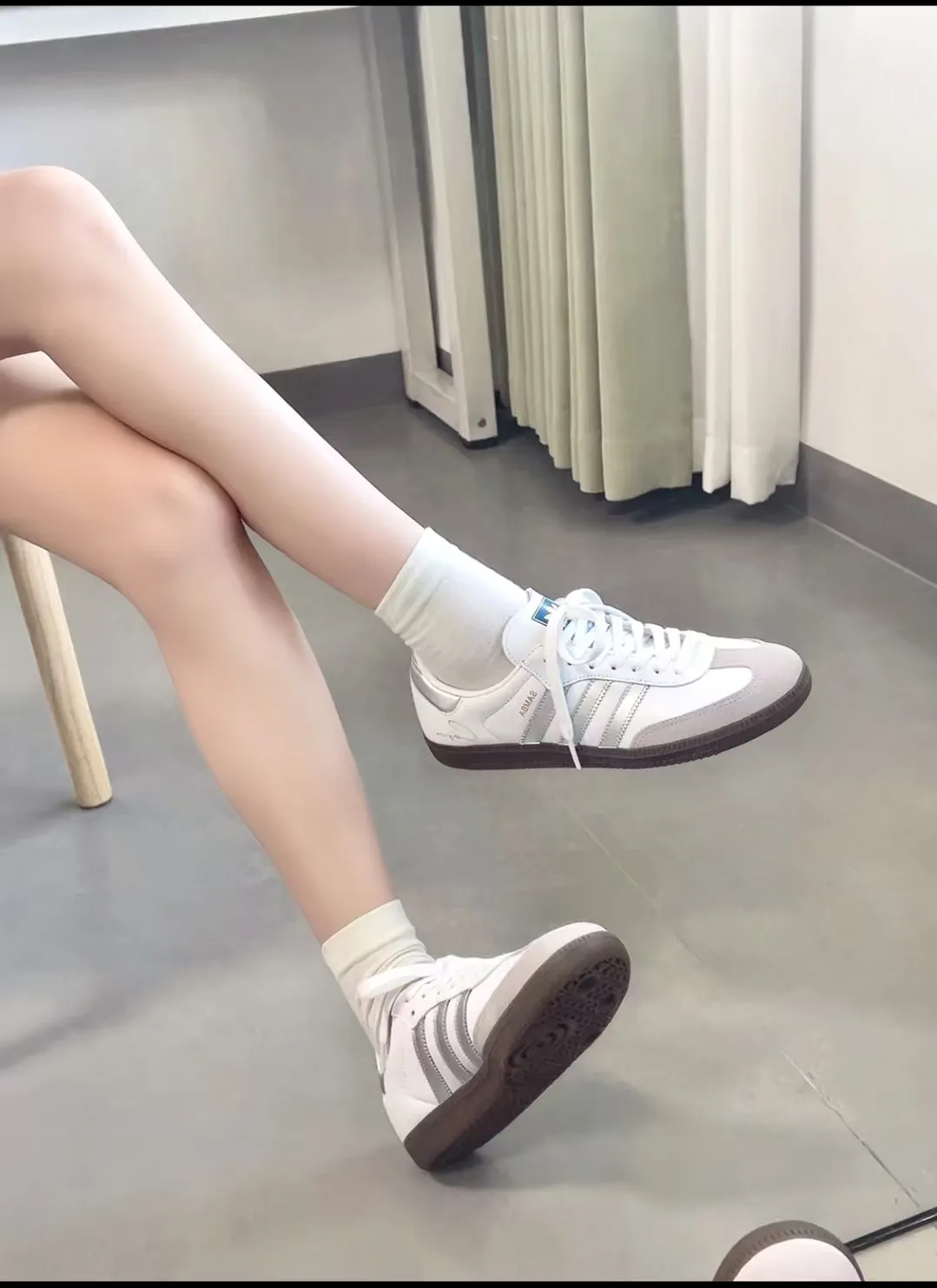 個性化客製球鞋ADIDAS月光銀