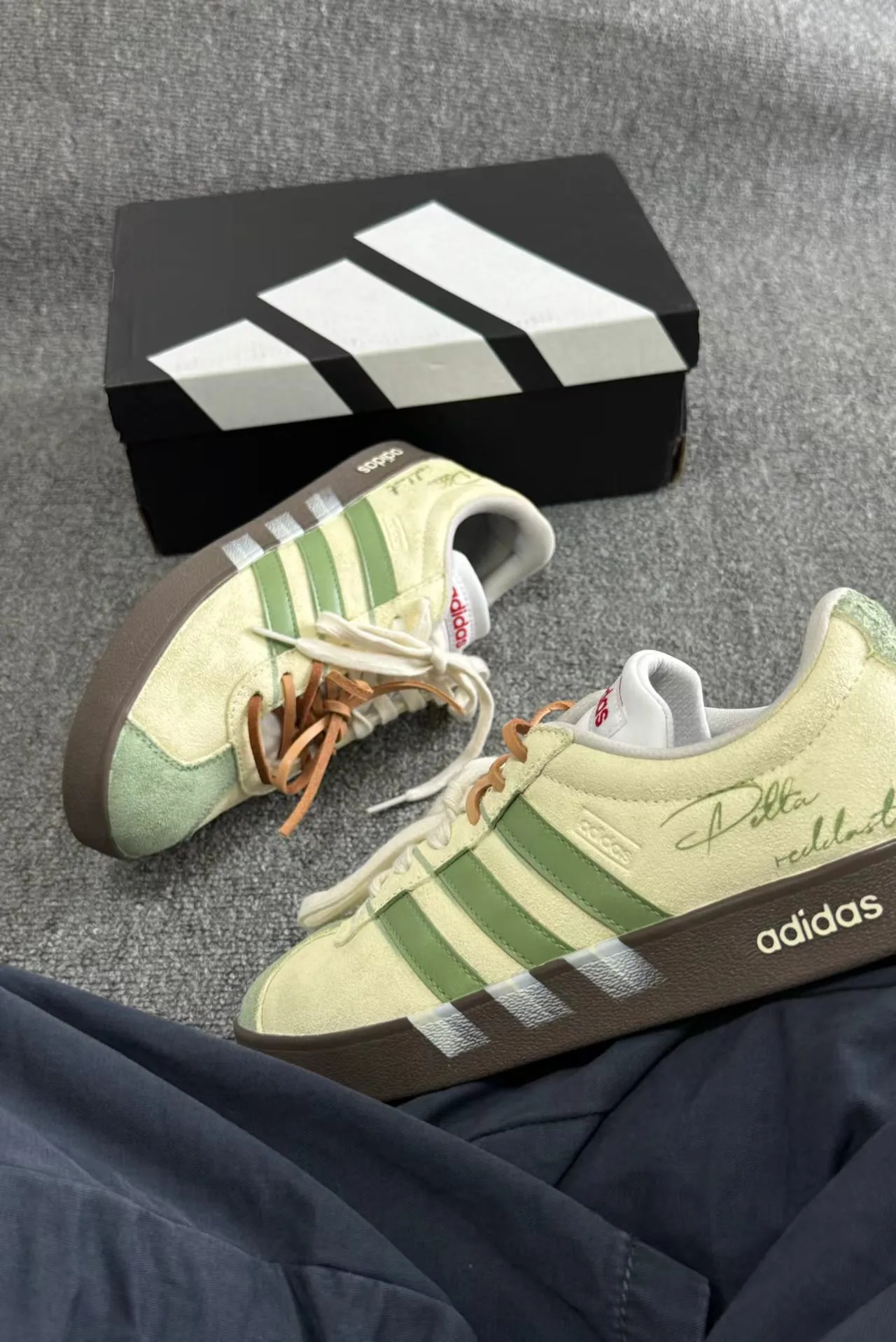 個性化客製球鞋ADIDAS鈴芽之旅