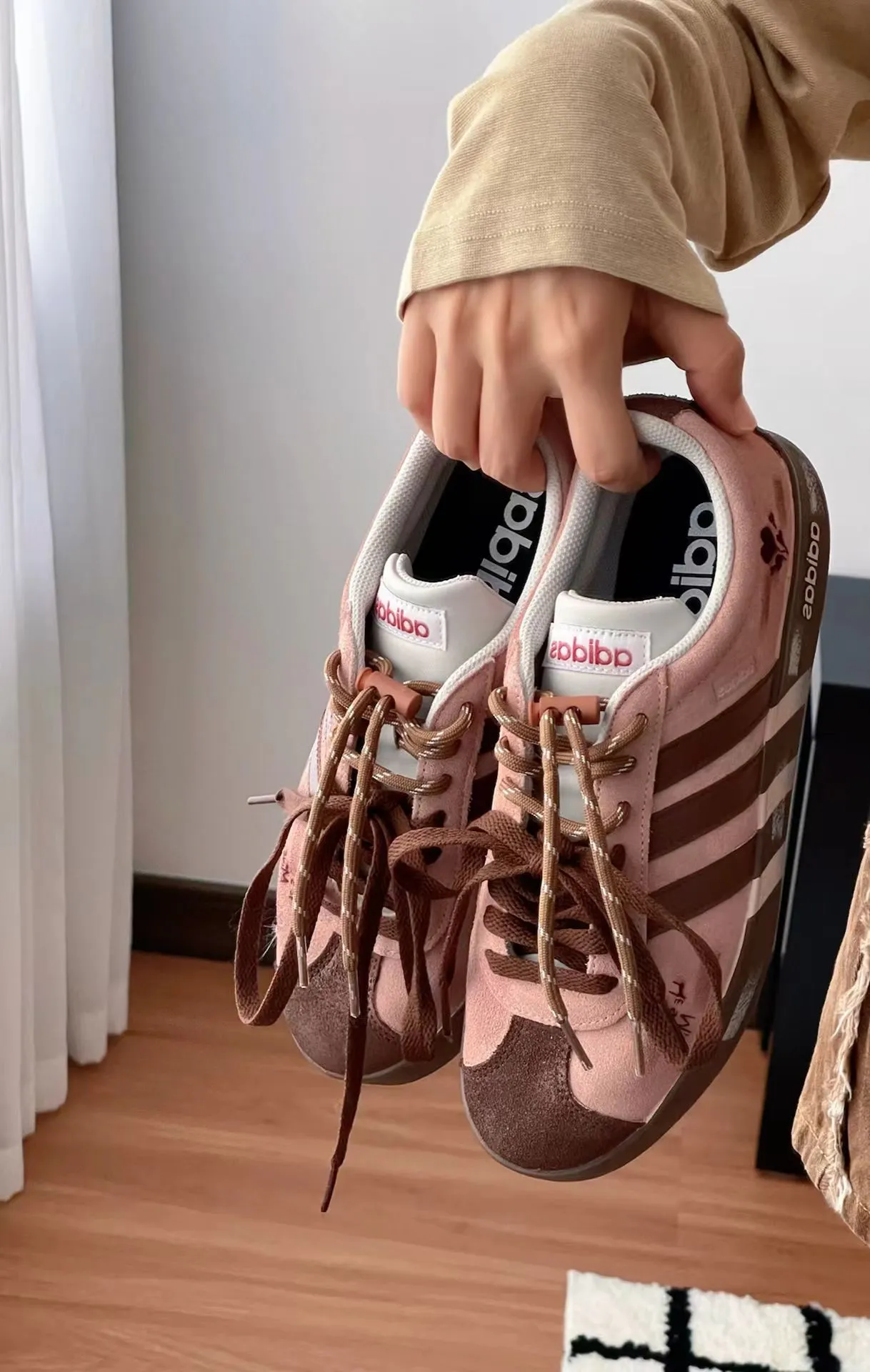 個性化客製球鞋ADIDAS棕粉