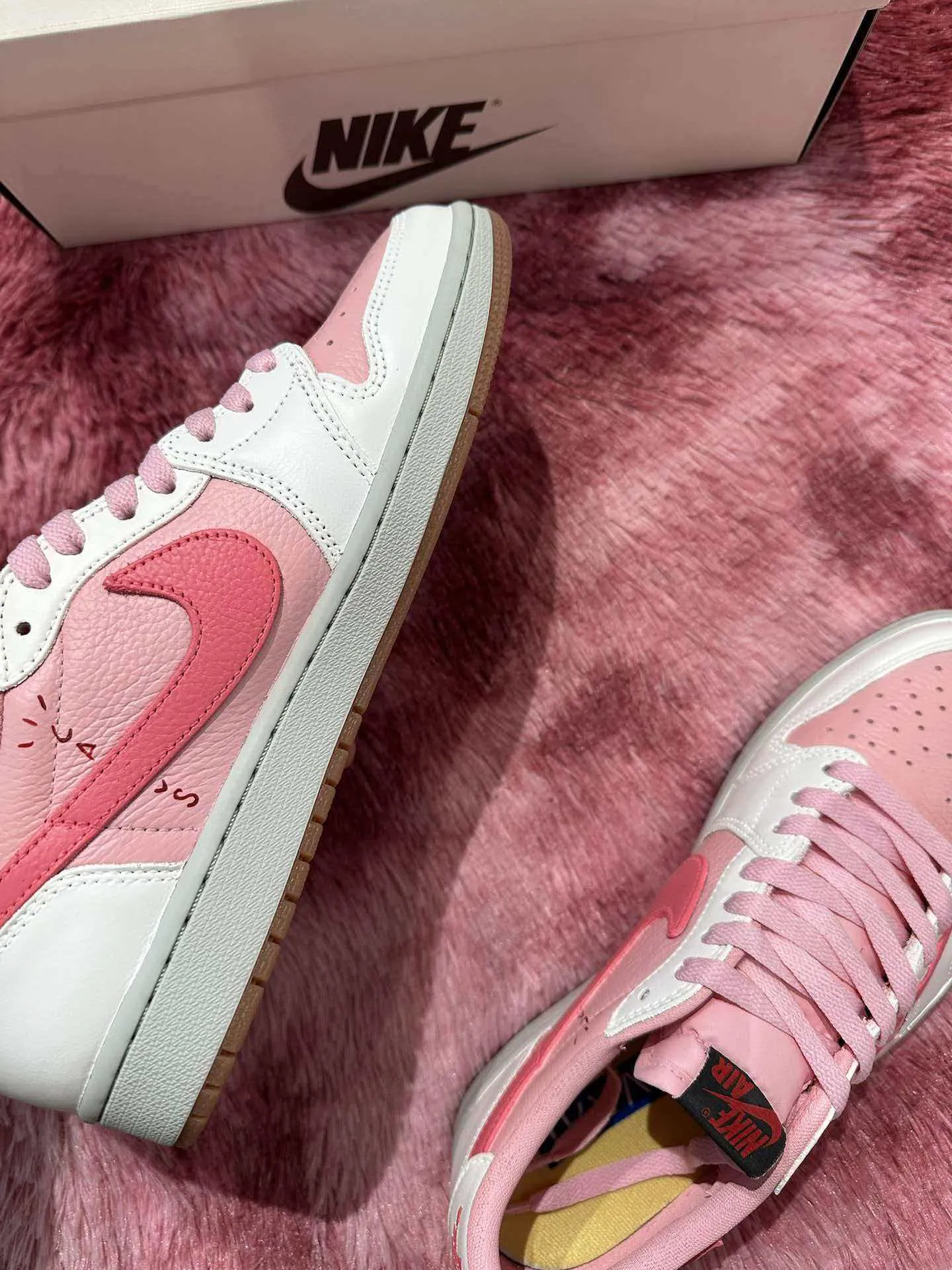個性化客製球鞋NIKE粉色倒鉤