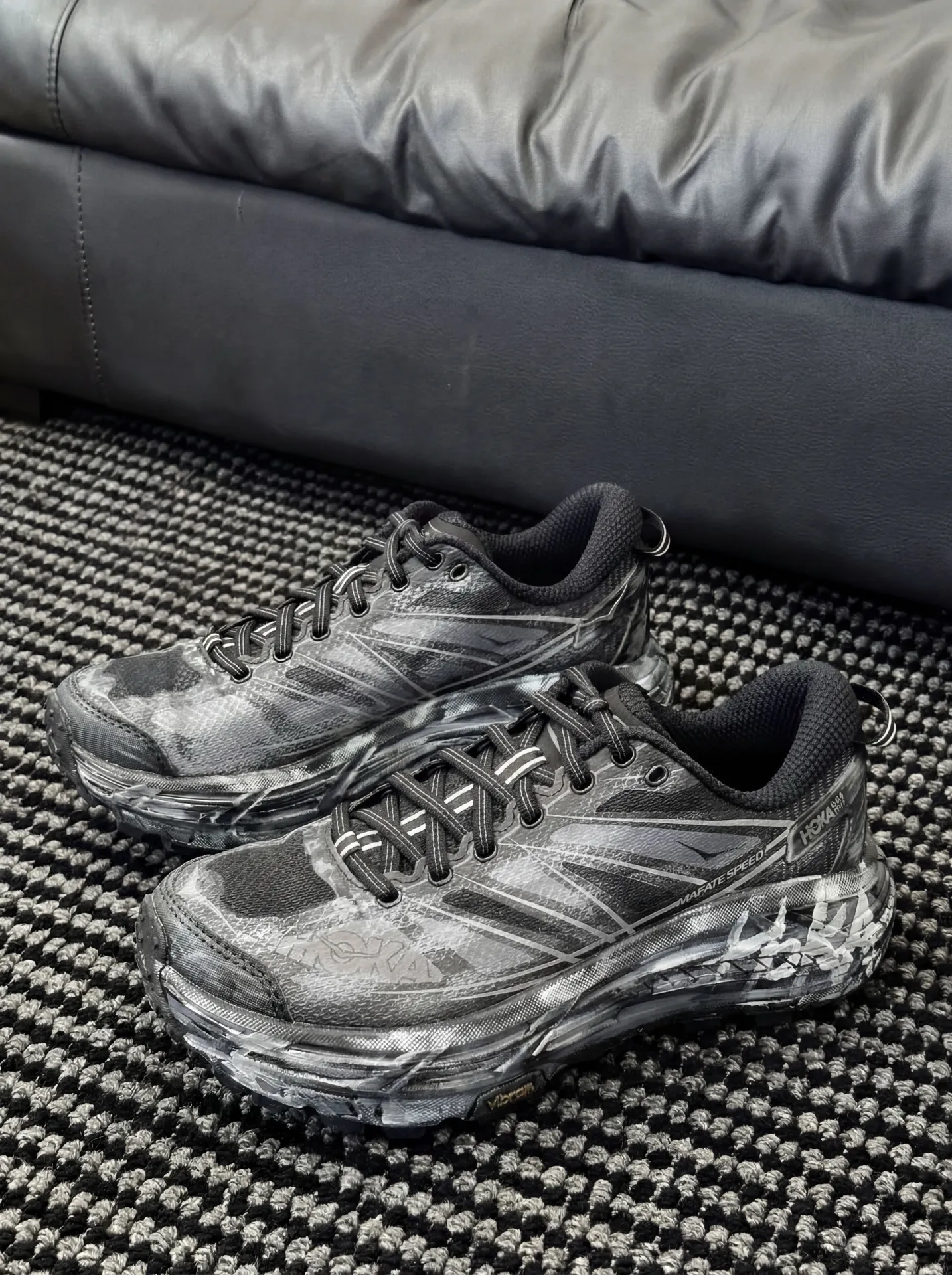 客製球鞋HOKA ONE ONE黑域破岩