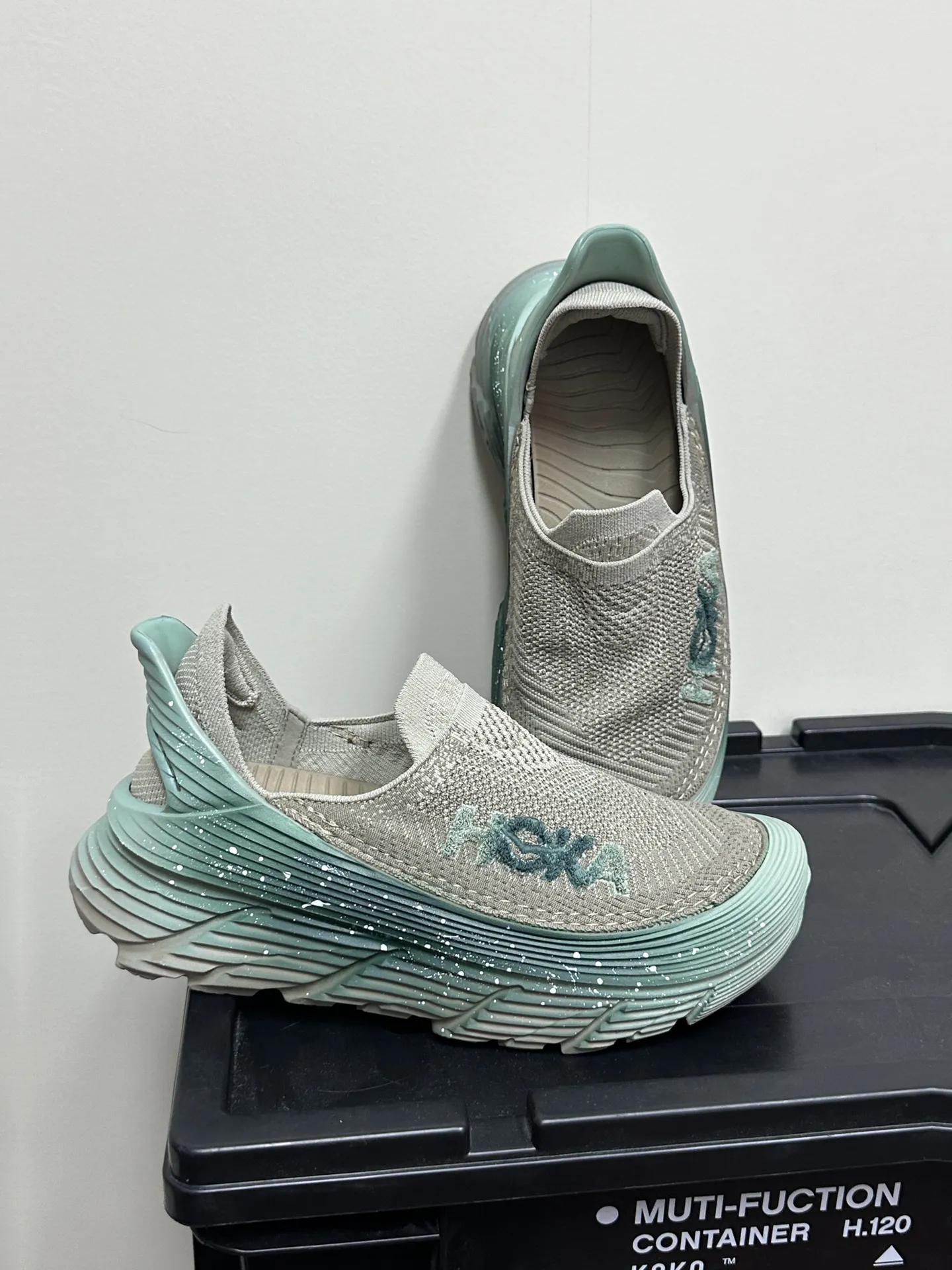 客製球鞋HOKA ONE ONE竹綠墨影