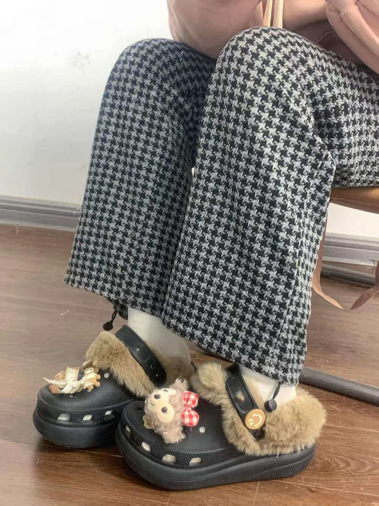 客製球鞋CROCS卡駱馳毛絨巧克力