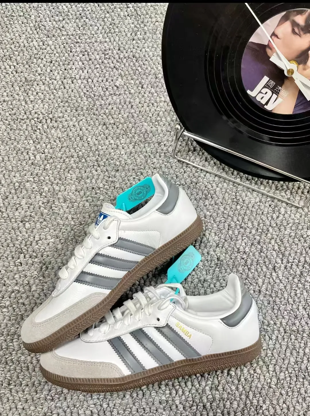 個性化客製球鞋ADIDAS銀色