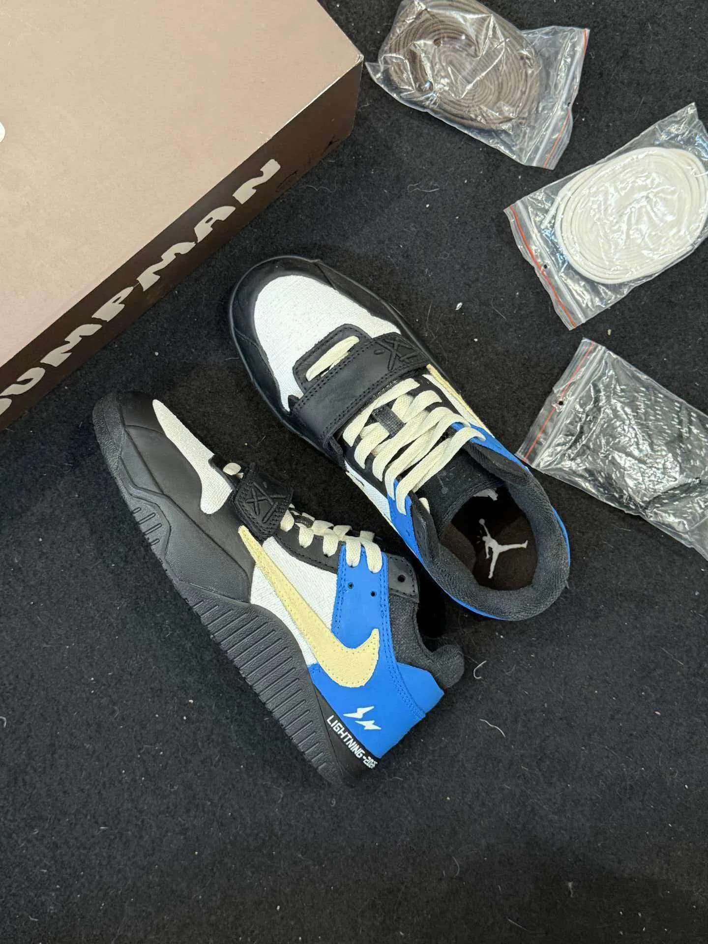 個性化客製球鞋NIKE雲藍黑鋒倒鉤