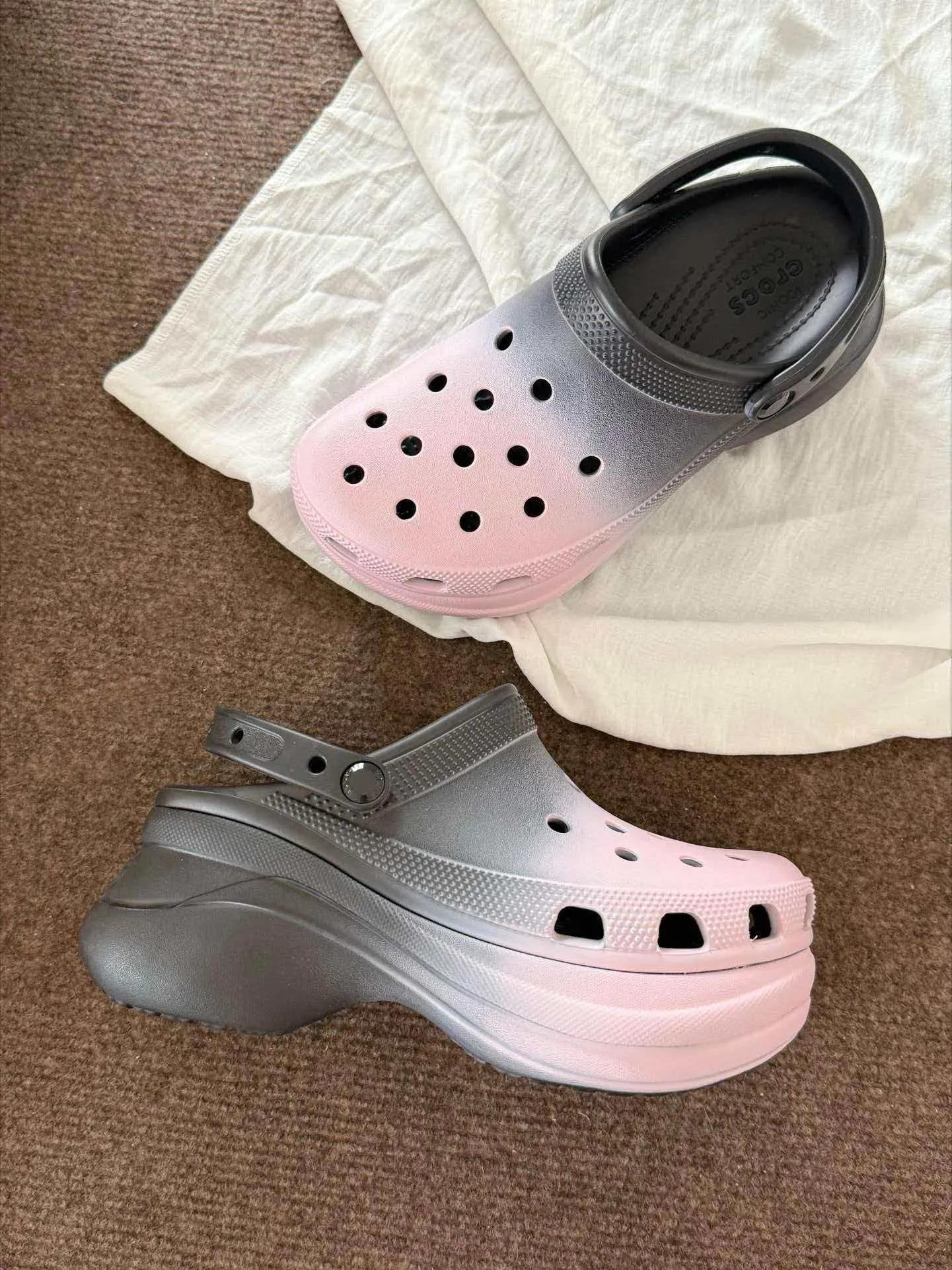 個性化客製球鞋CROCS黑粉