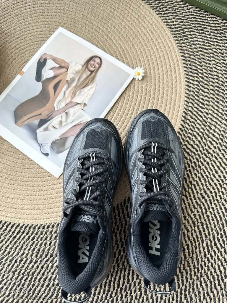 客製球鞋HOKA ONE ONE泥沼侵蝕