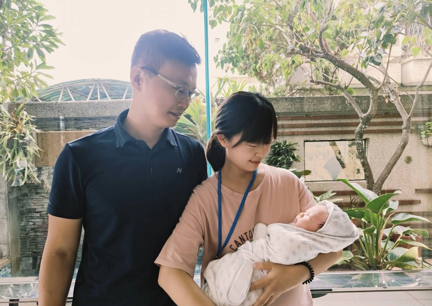 恭喜奇嘉媽咪與小寶貝從月中畢業啦