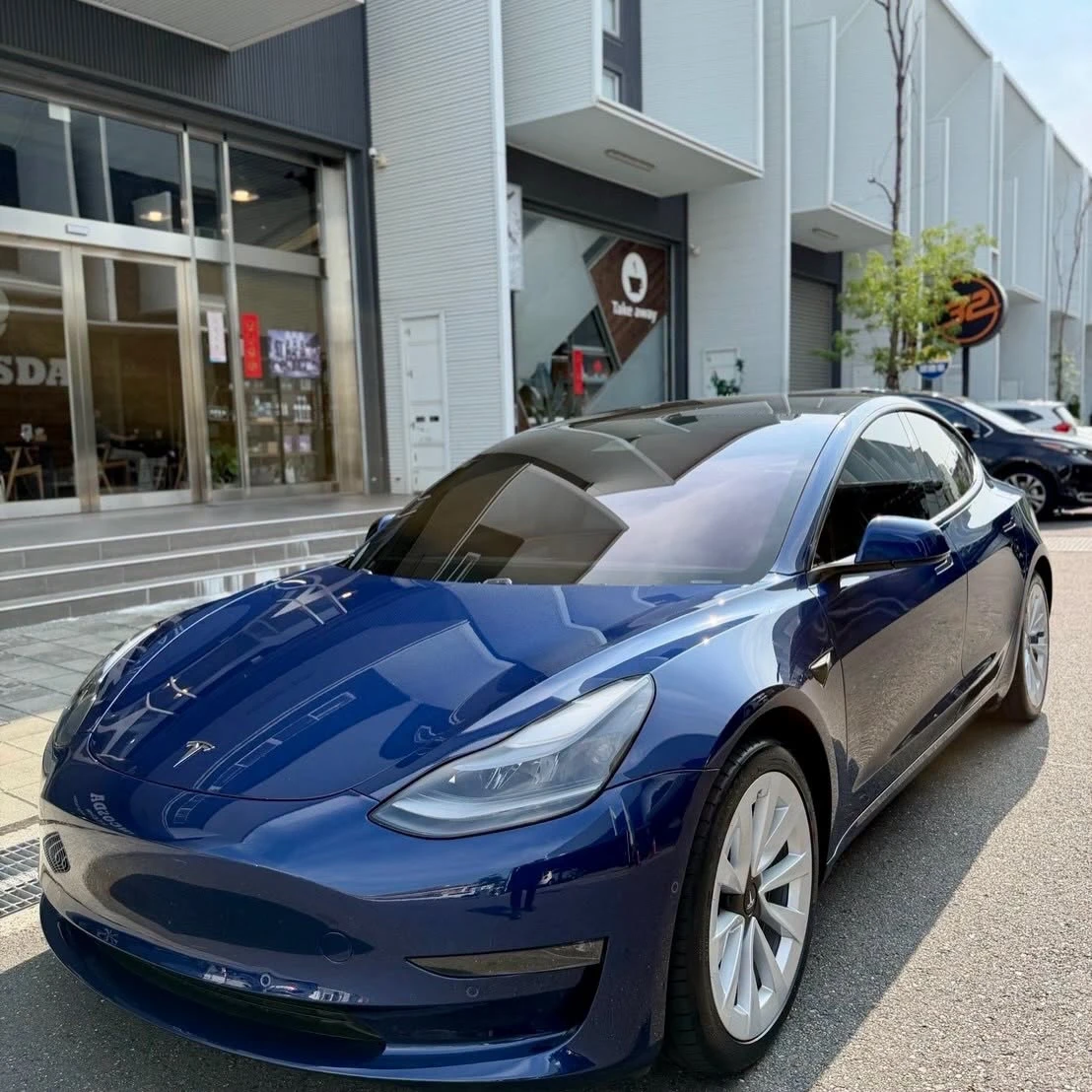TESLA Model 3 迎風面包膜加後半車鍍膜-特斯拉包膜/台南特斯拉包膜/高雄特斯拉包膜