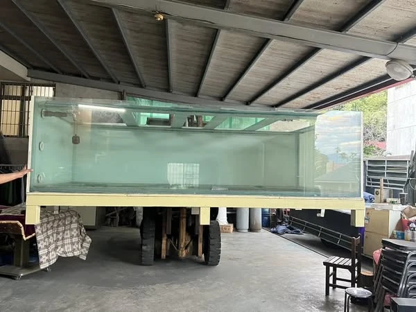 早上搬了兩趟～【搬家公司服務-大型家具搬運】11呎魚缸搬遷.台中優質搬家推薦.中部搬家首選