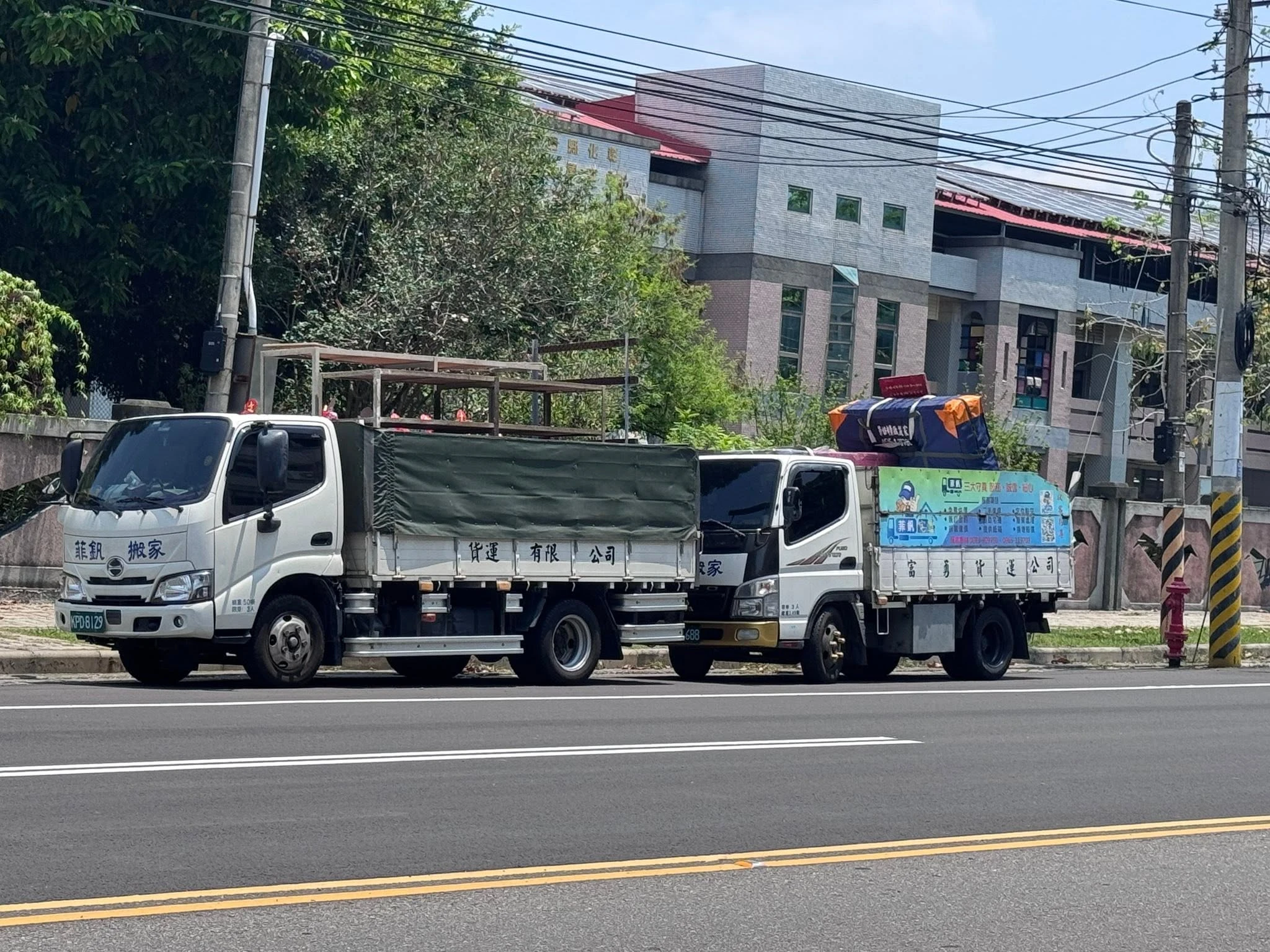 吊車搬運～搬了七台 #台中專業搬家公司推薦哪間?#台中優質搬家推薦哪間?#台中精緻搬家推薦哪間?