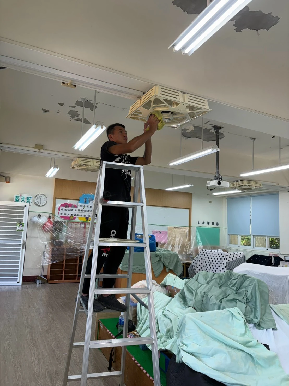 新北市學校清潔/中和國中（附幼）內部清潔