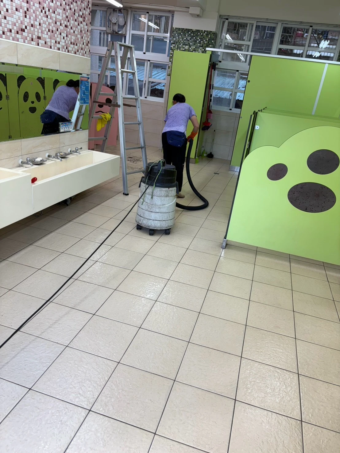 新北市學校清潔/中和國中（附幼）內部清潔