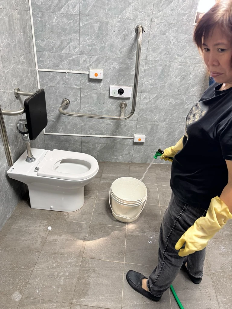 中壢市定寧路！辨公室、廁所清洗！