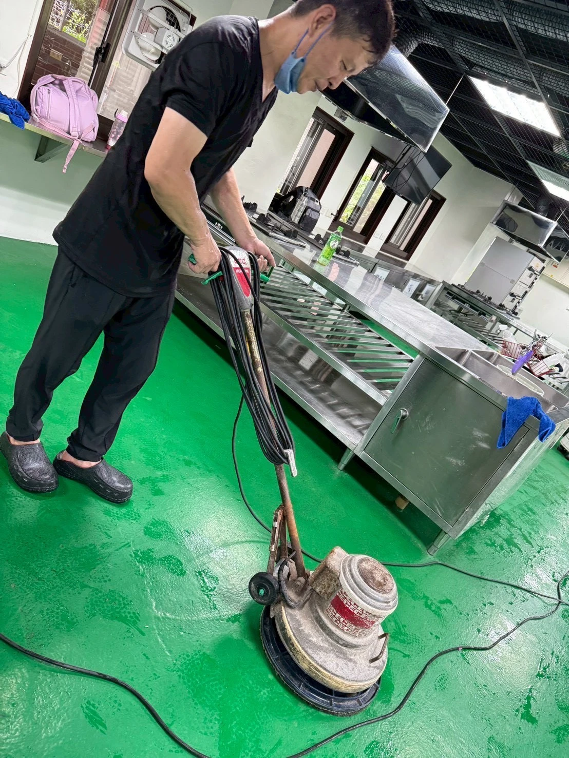 基隆市-七堵美食街廚房清潔作業