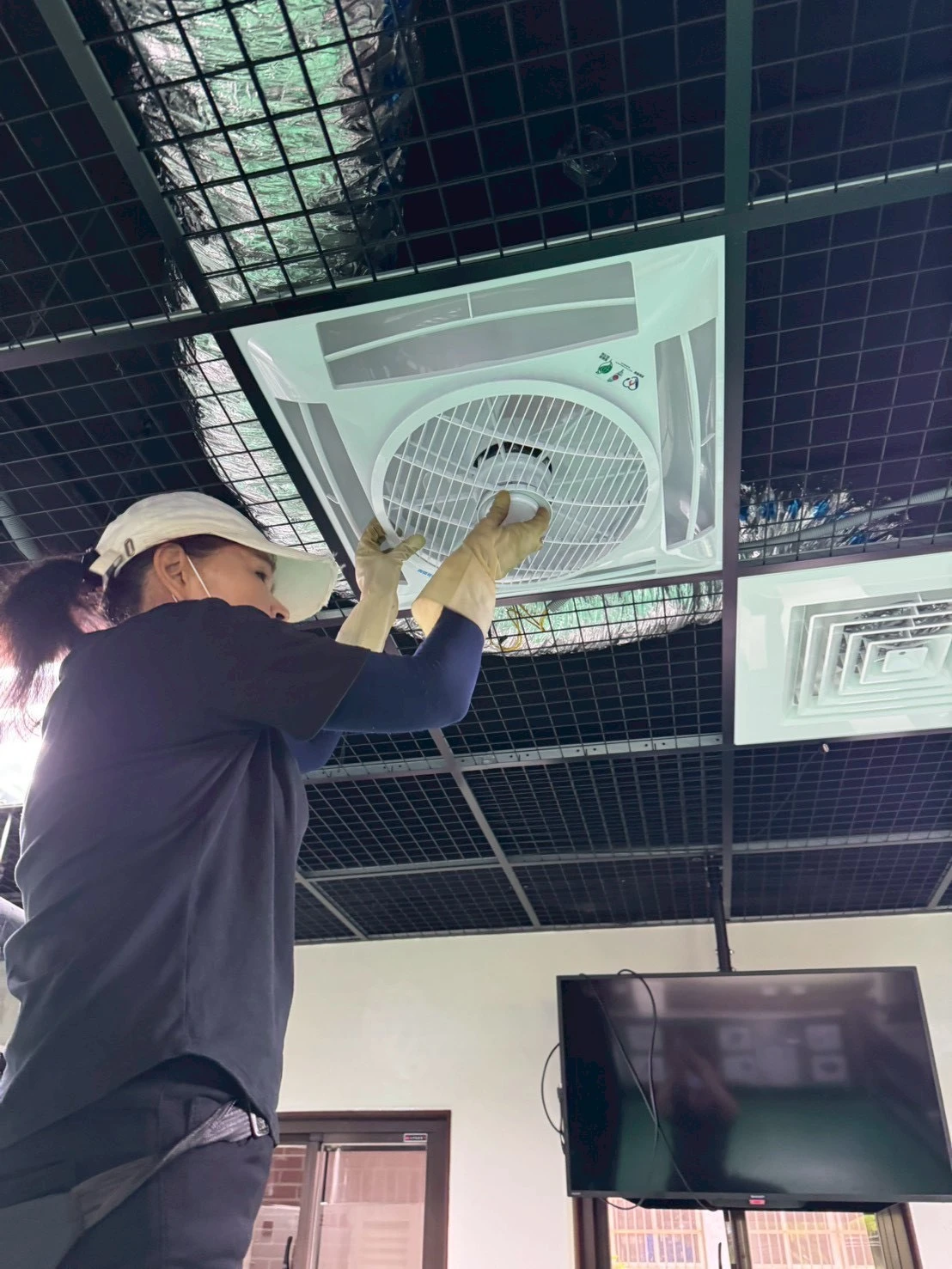 基隆市-七堵美食街廚房清潔作業