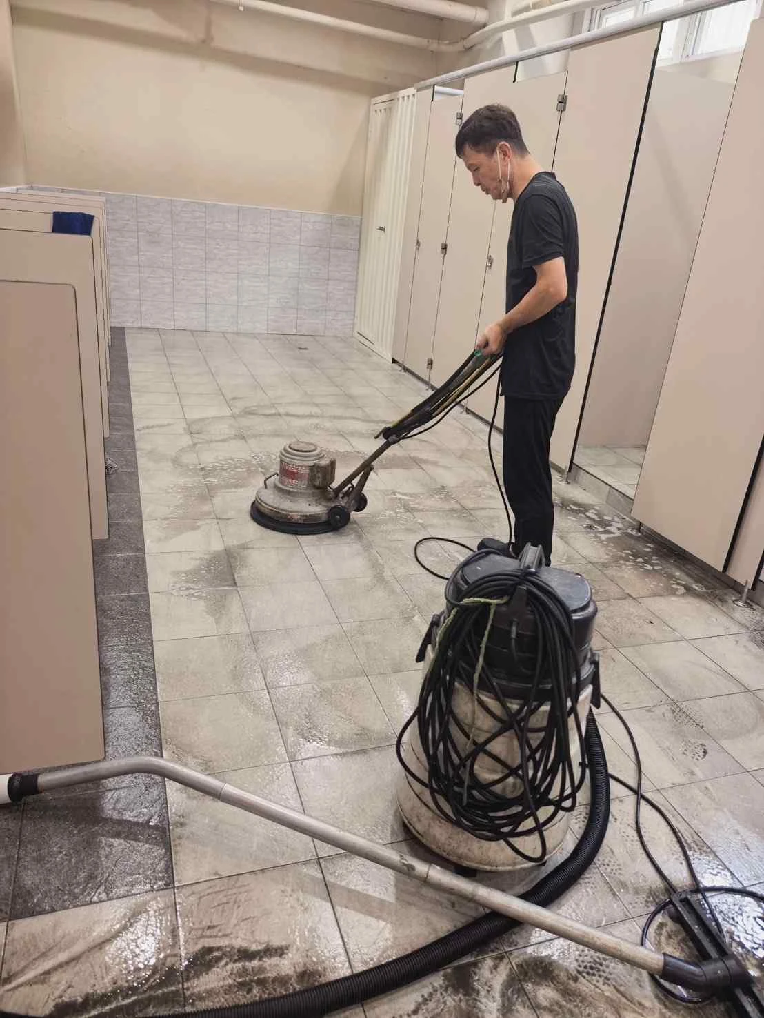 台北學校清潔/中和國中洗地，洗廁所