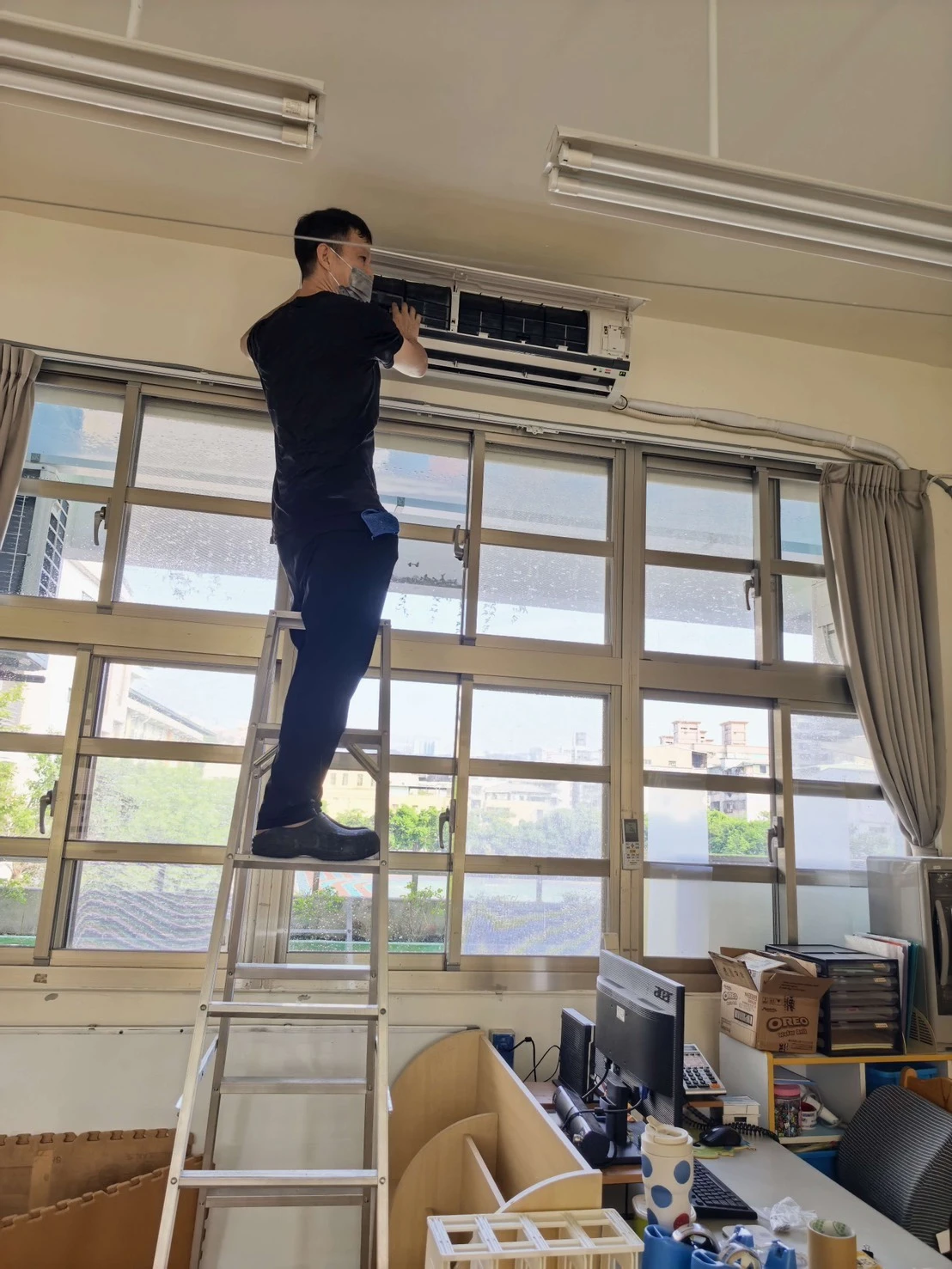 台北教室清洗/新莊民安國小教室清洗