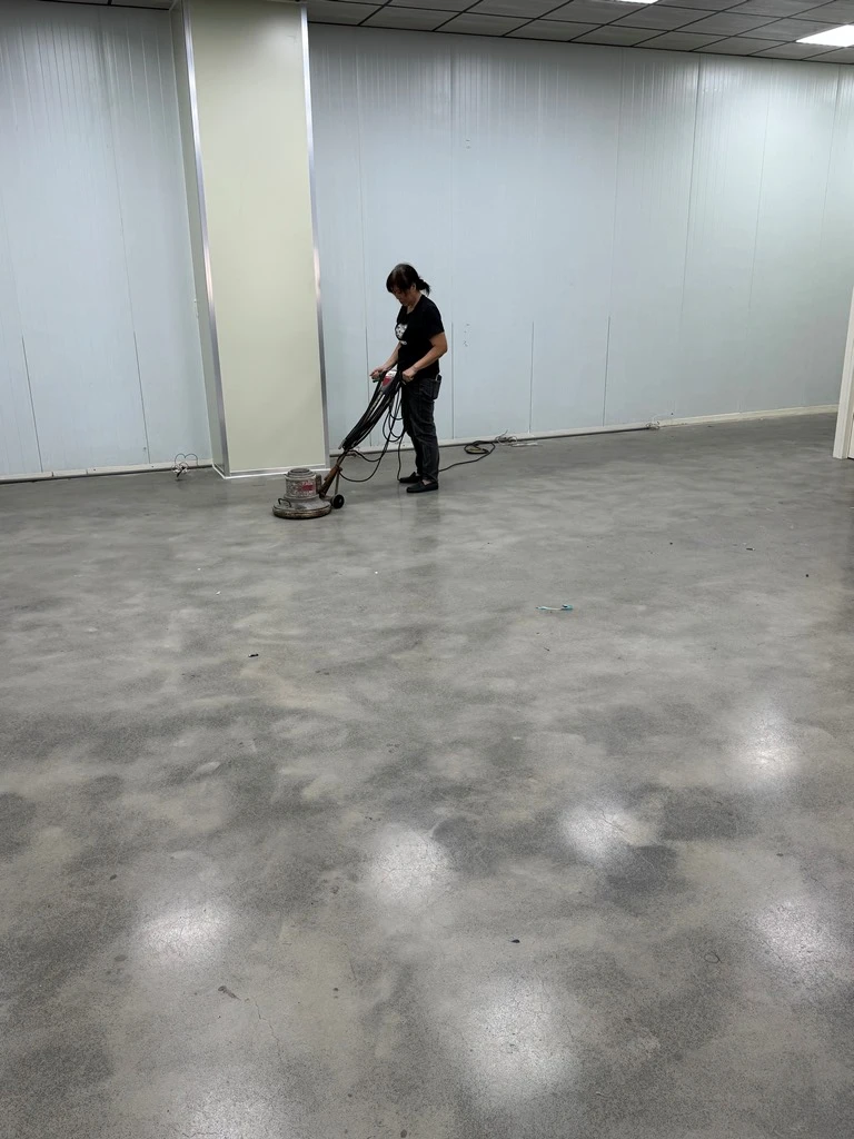 中壢市定寧路辦公室、地面洗地打臘