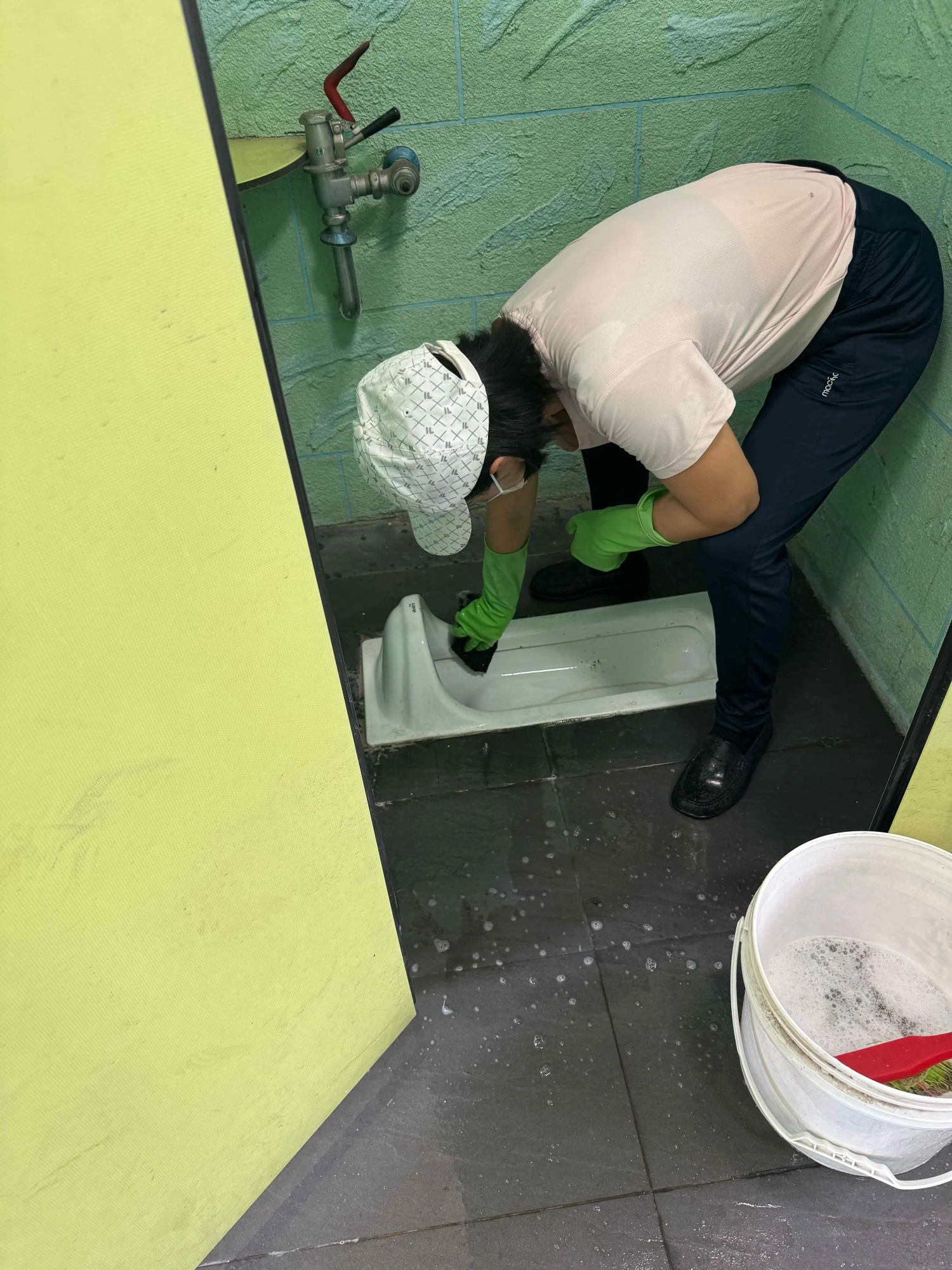 台北學校清潔/中和國中洗地，洗廁所