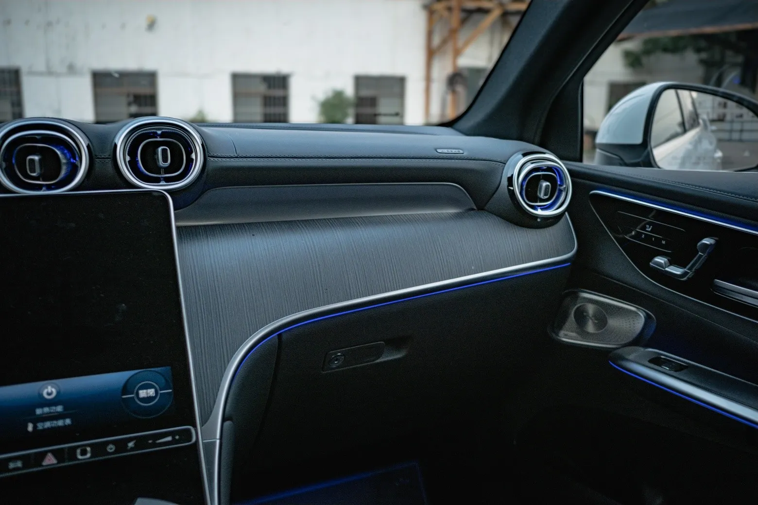2025年 GLC300 SUV