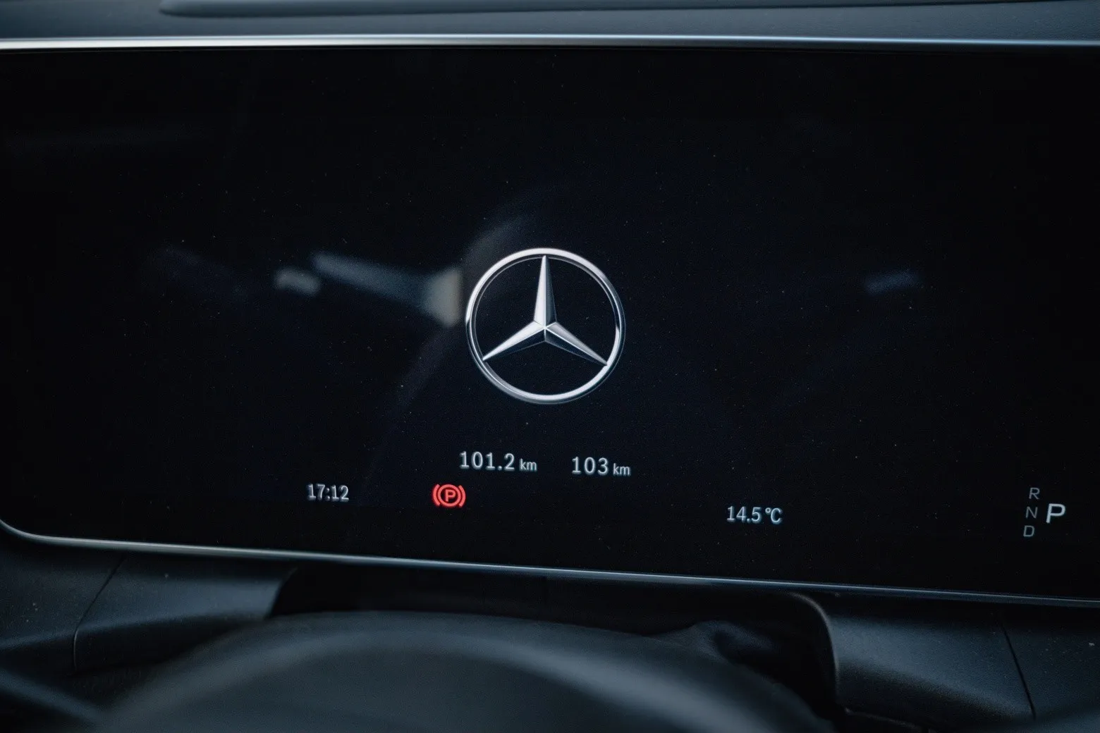2025年 GLC300 SUV