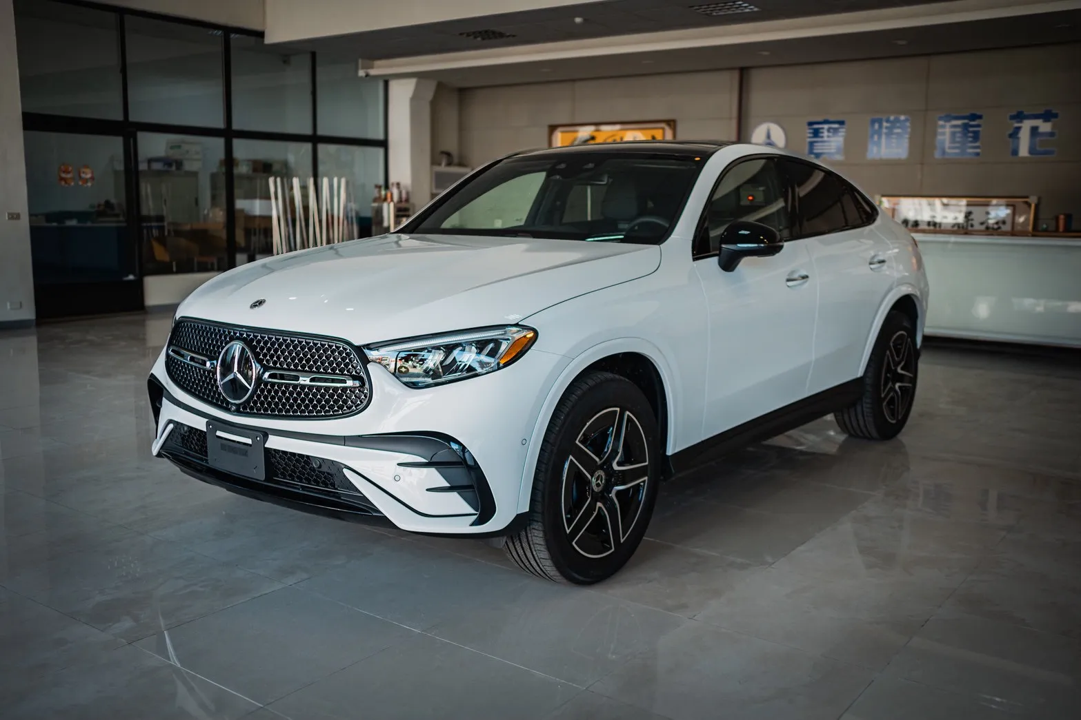 2025年 GLC300 COUPE 4MATIC