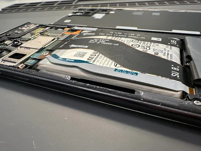 Samsung 電池膨脹？別等它炸給你看！Samsung S22 Ultra 電池膨脹