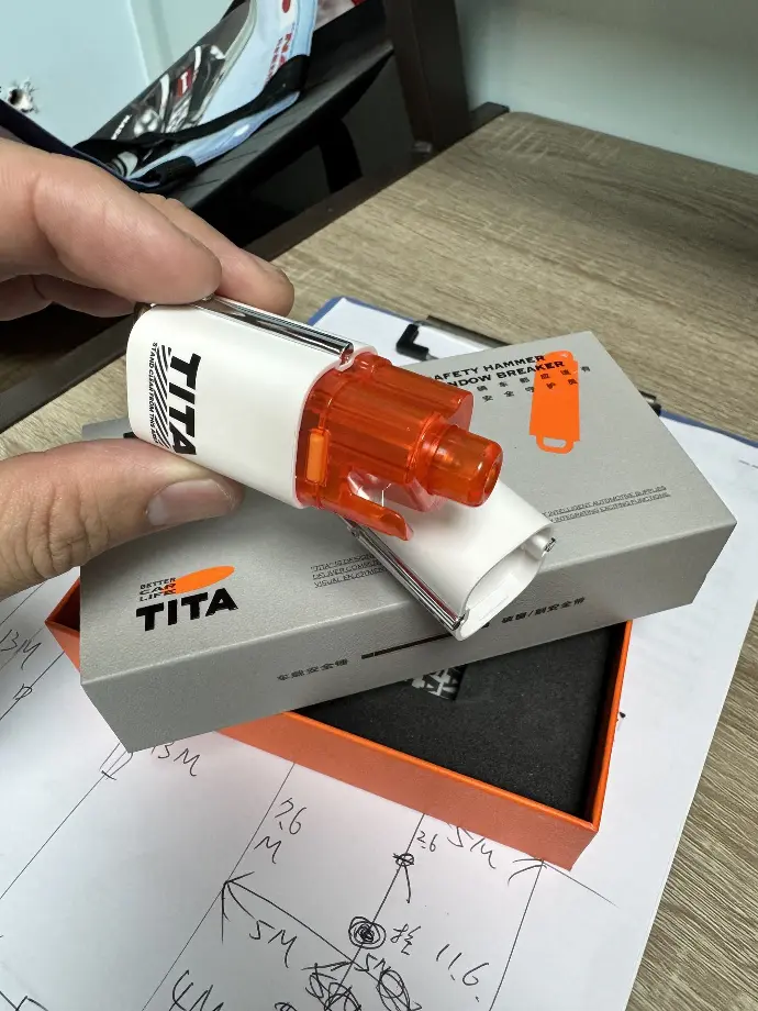 TITA-險-二合一破窗器