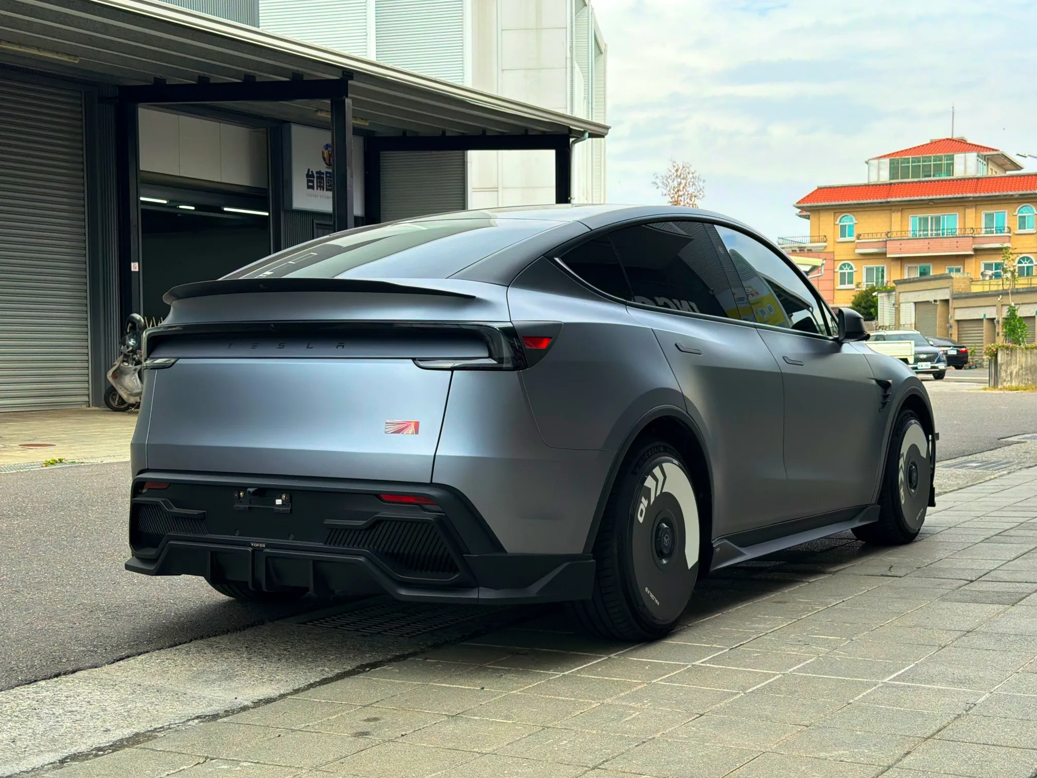 全車空力套件-煥新Y