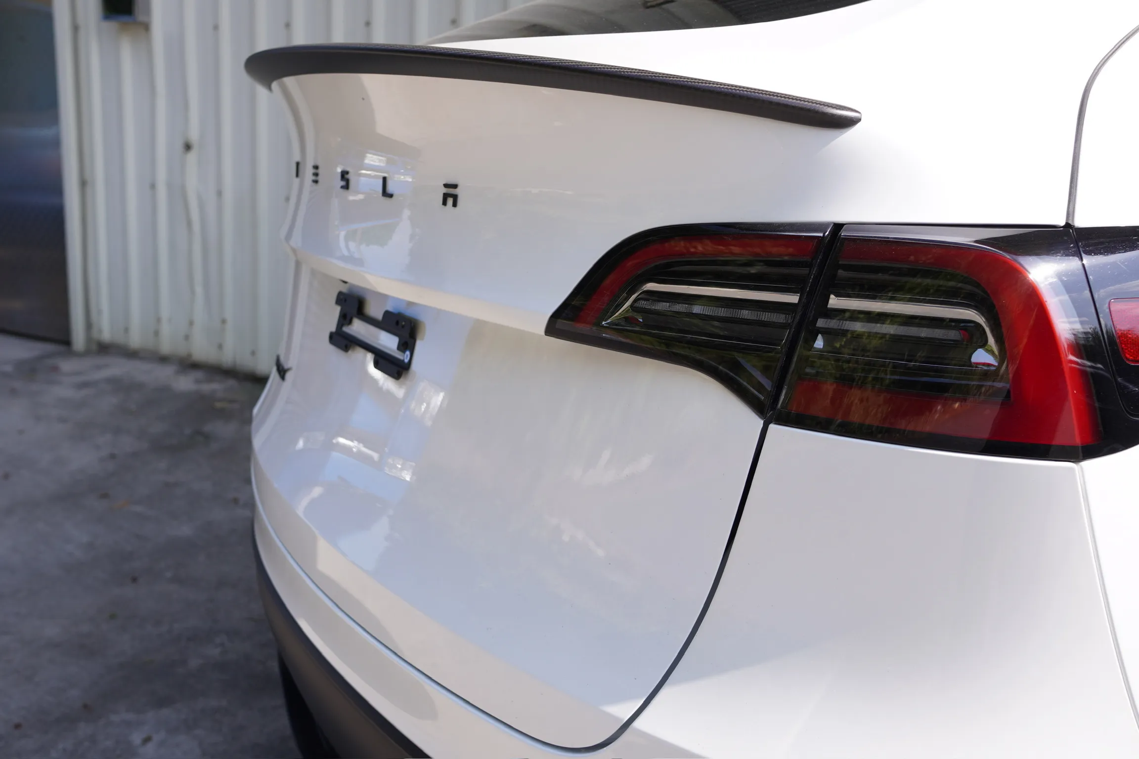 真碳纖維尾翼（ModelY~2024)